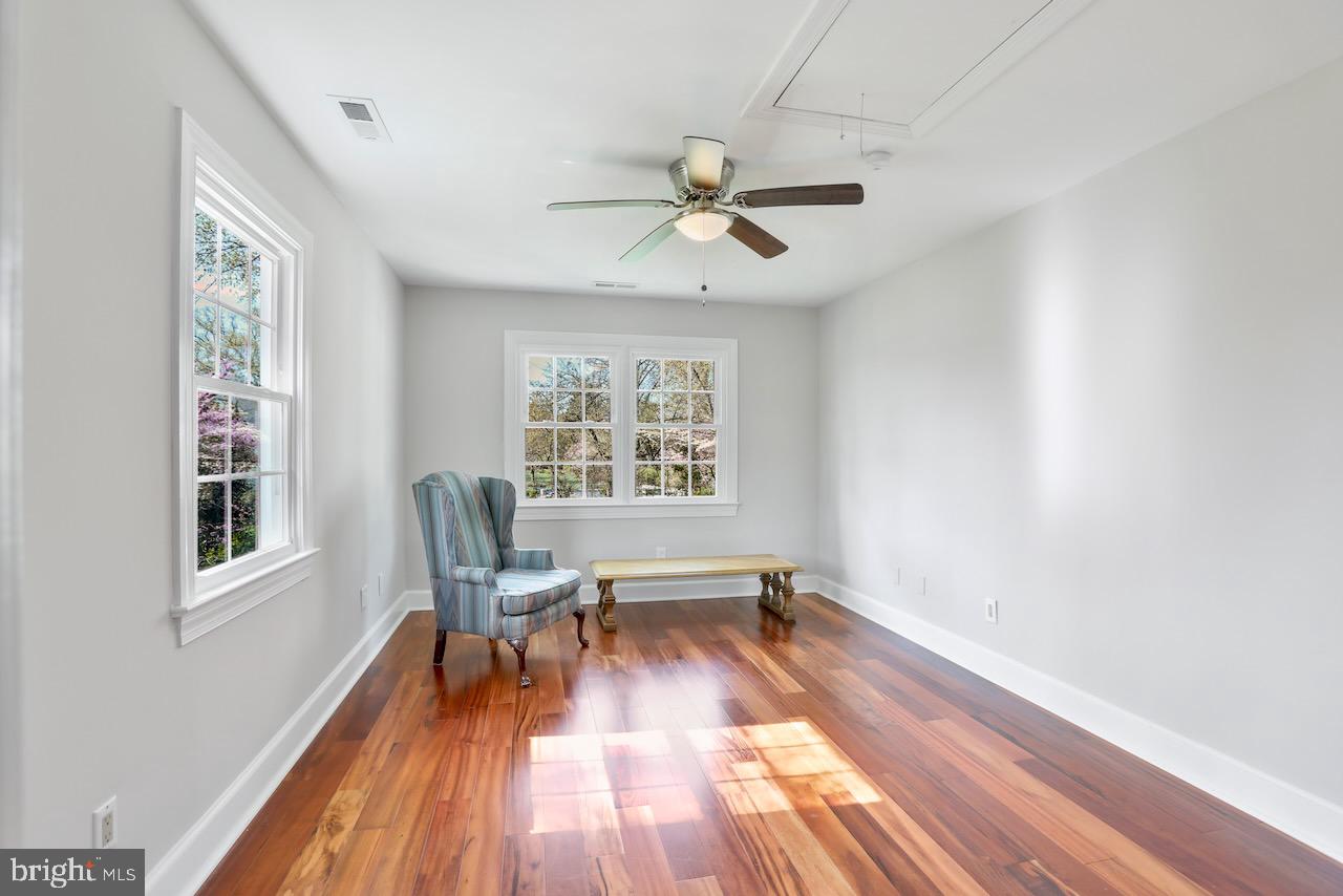 PEER MANOR - Residential