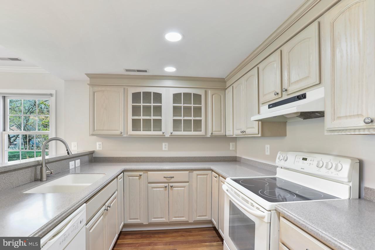 PEER MANOR - Residential