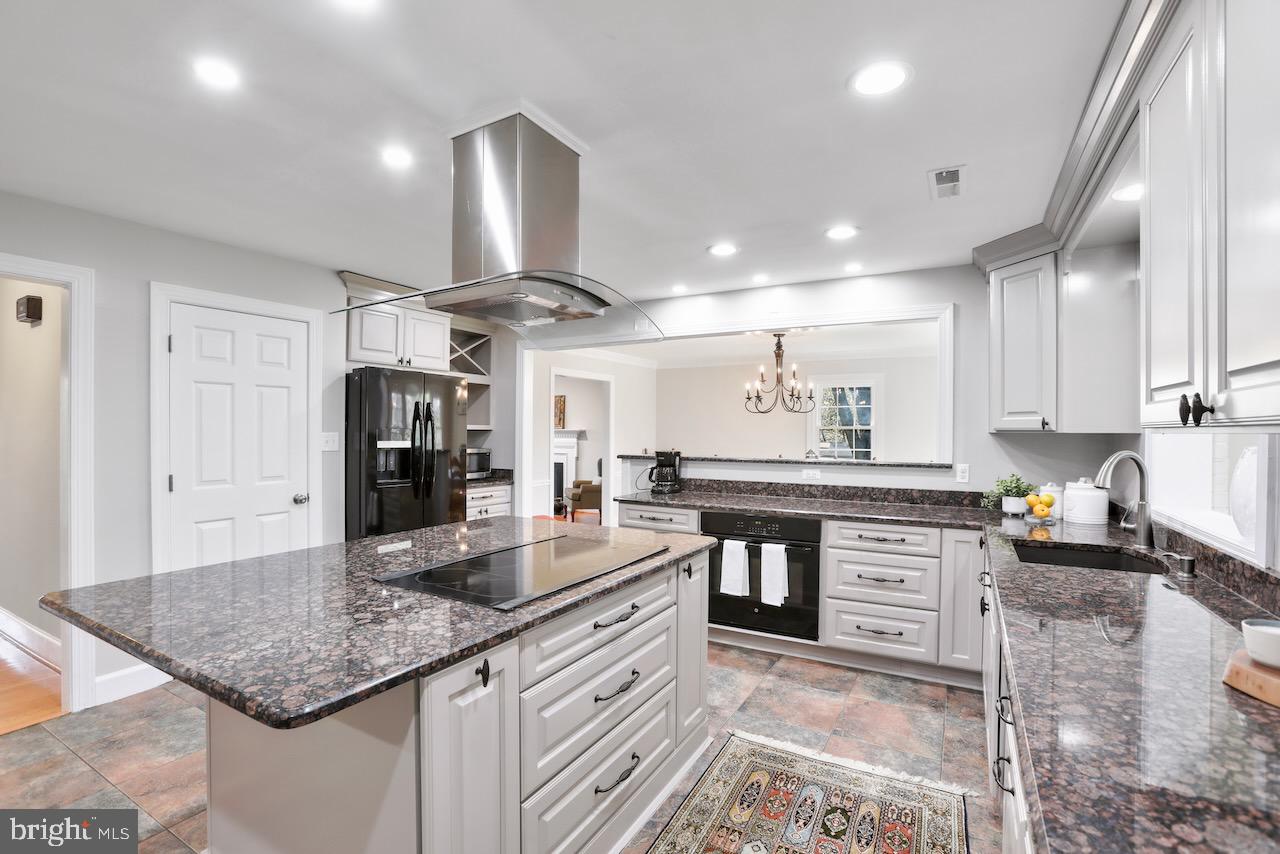 PEER MANOR - Residential