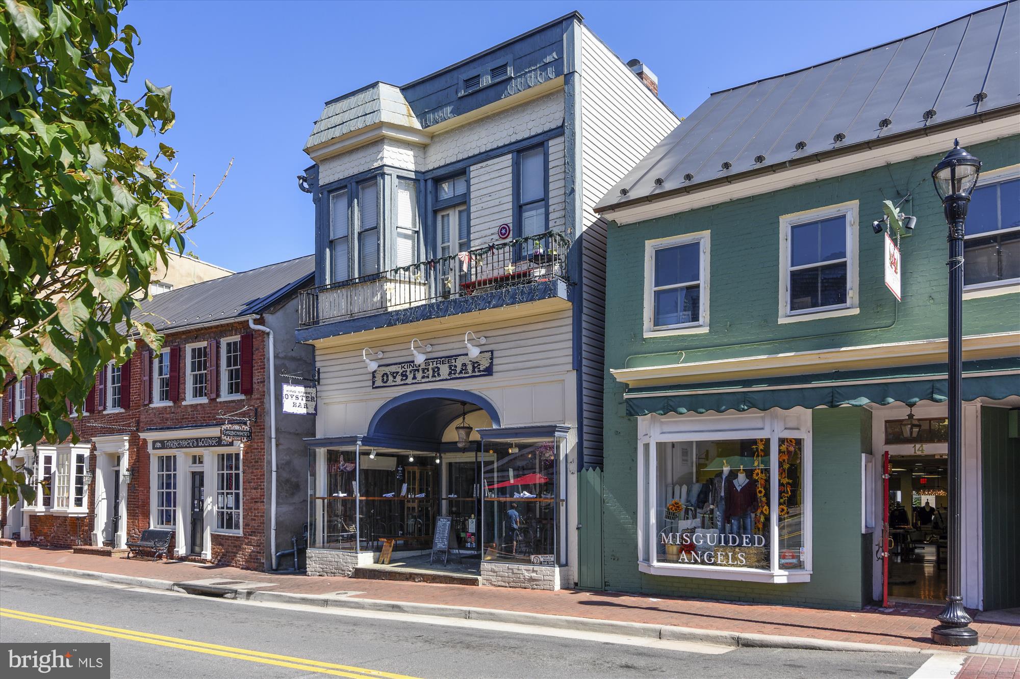 SYCAMORE HILL - Residential