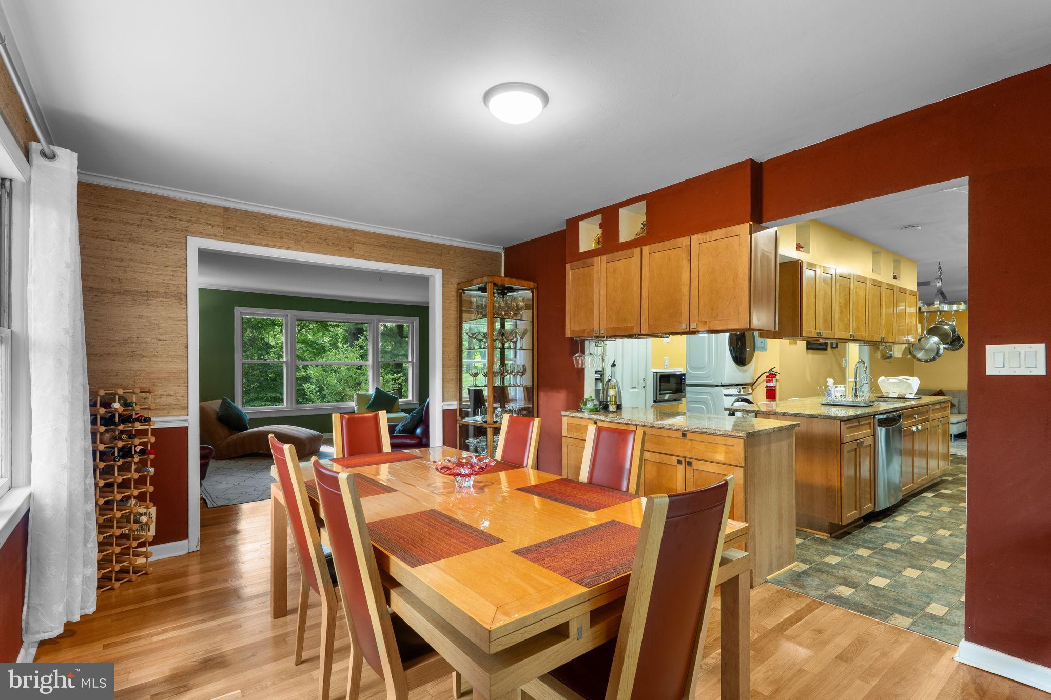 LAKE BARCROFT - Residential