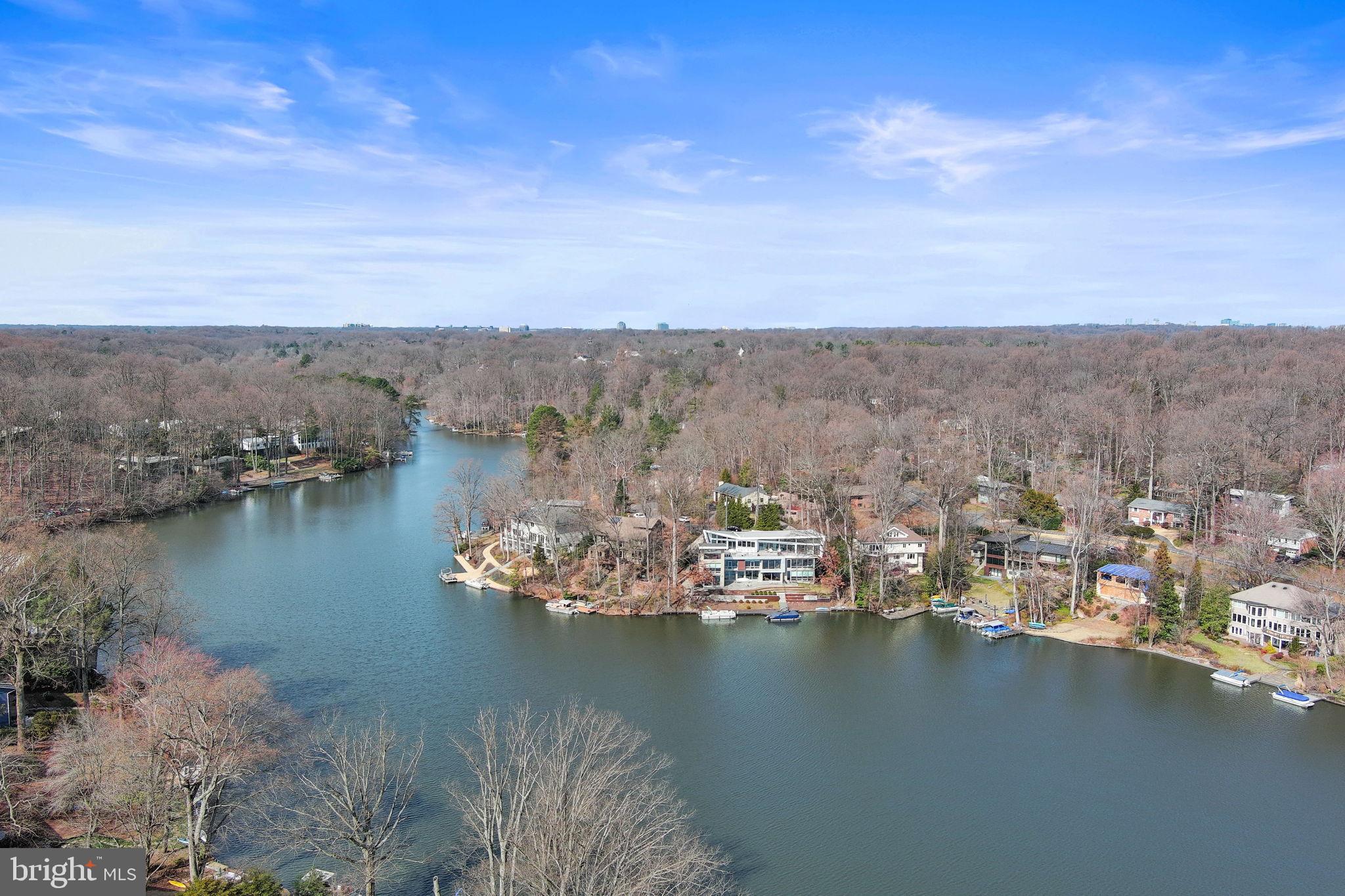 LAKE BARCROFT - Residential