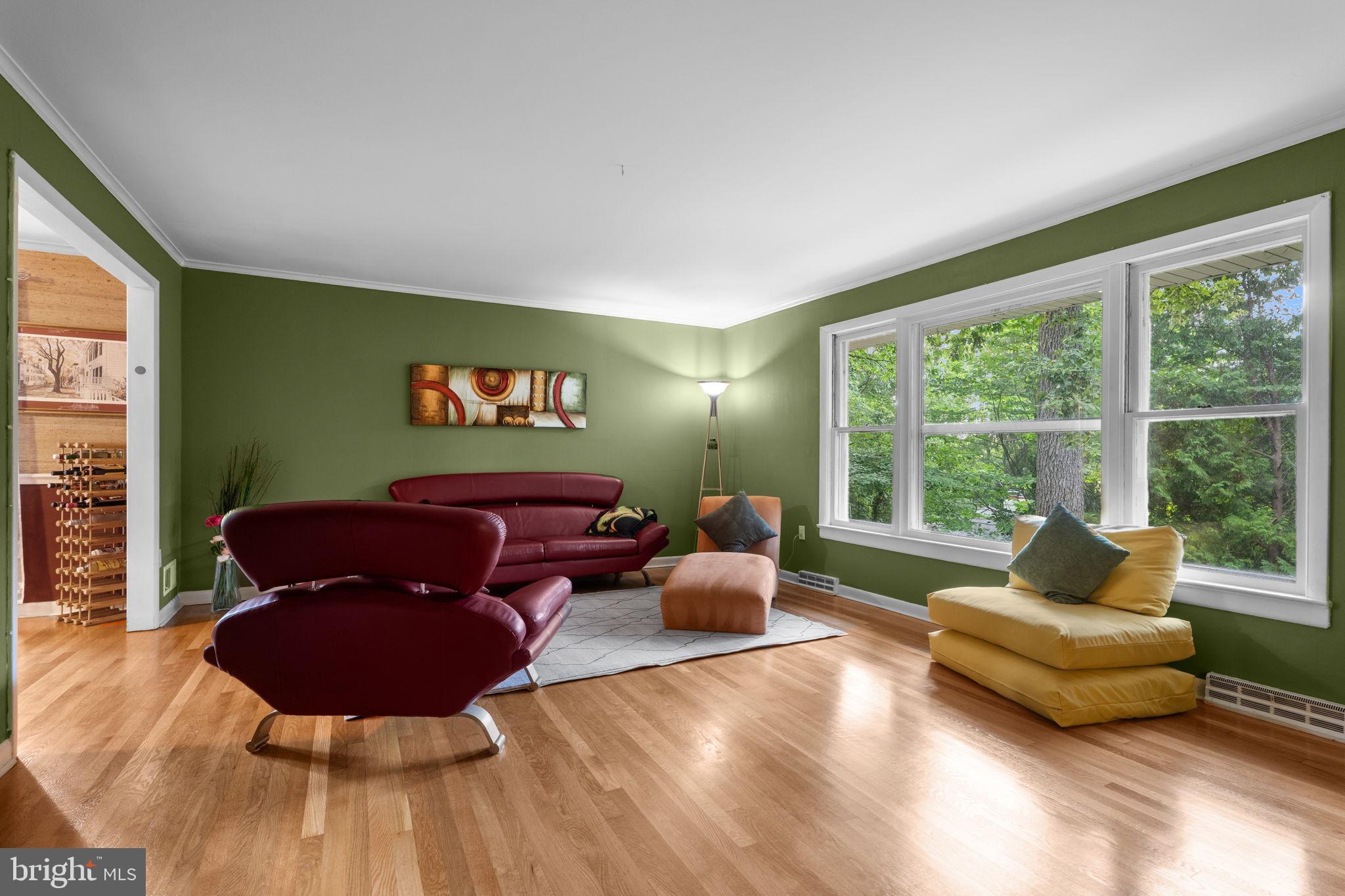 LAKE BARCROFT - Residential