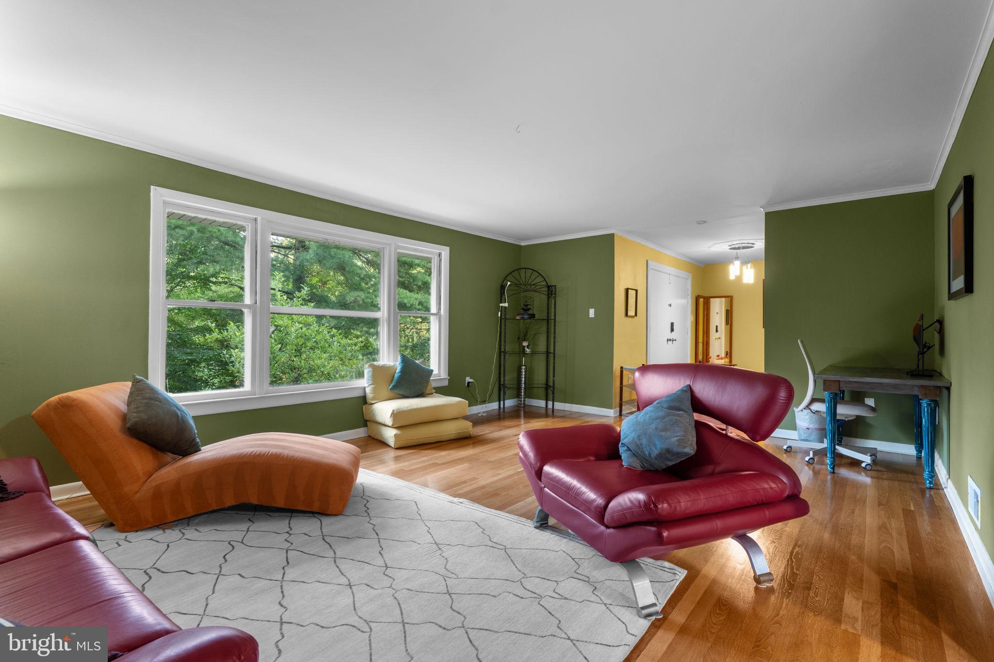 LAKE BARCROFT - Residential