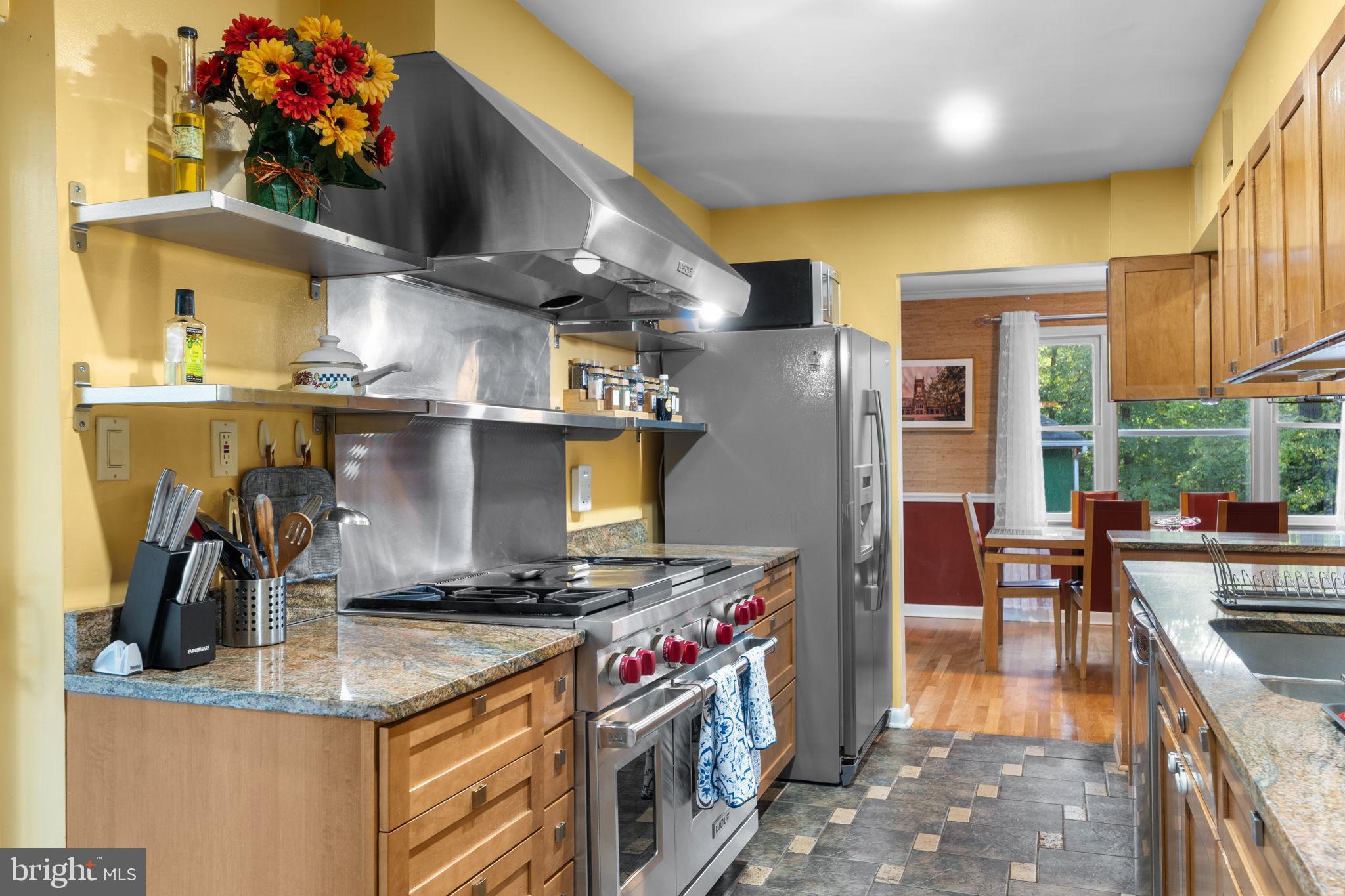 LAKE BARCROFT - Residential