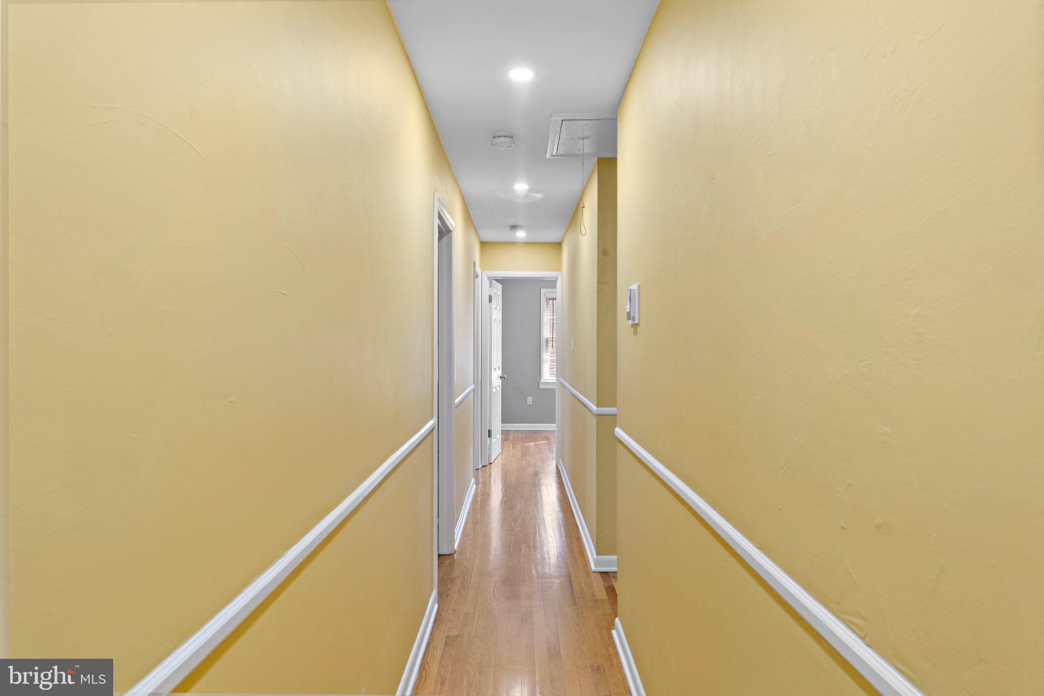 LAKE BARCROFT - Residential