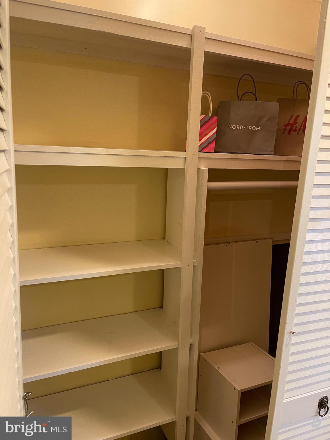 VILLAGE OF HICKORY RIDGE - Residential