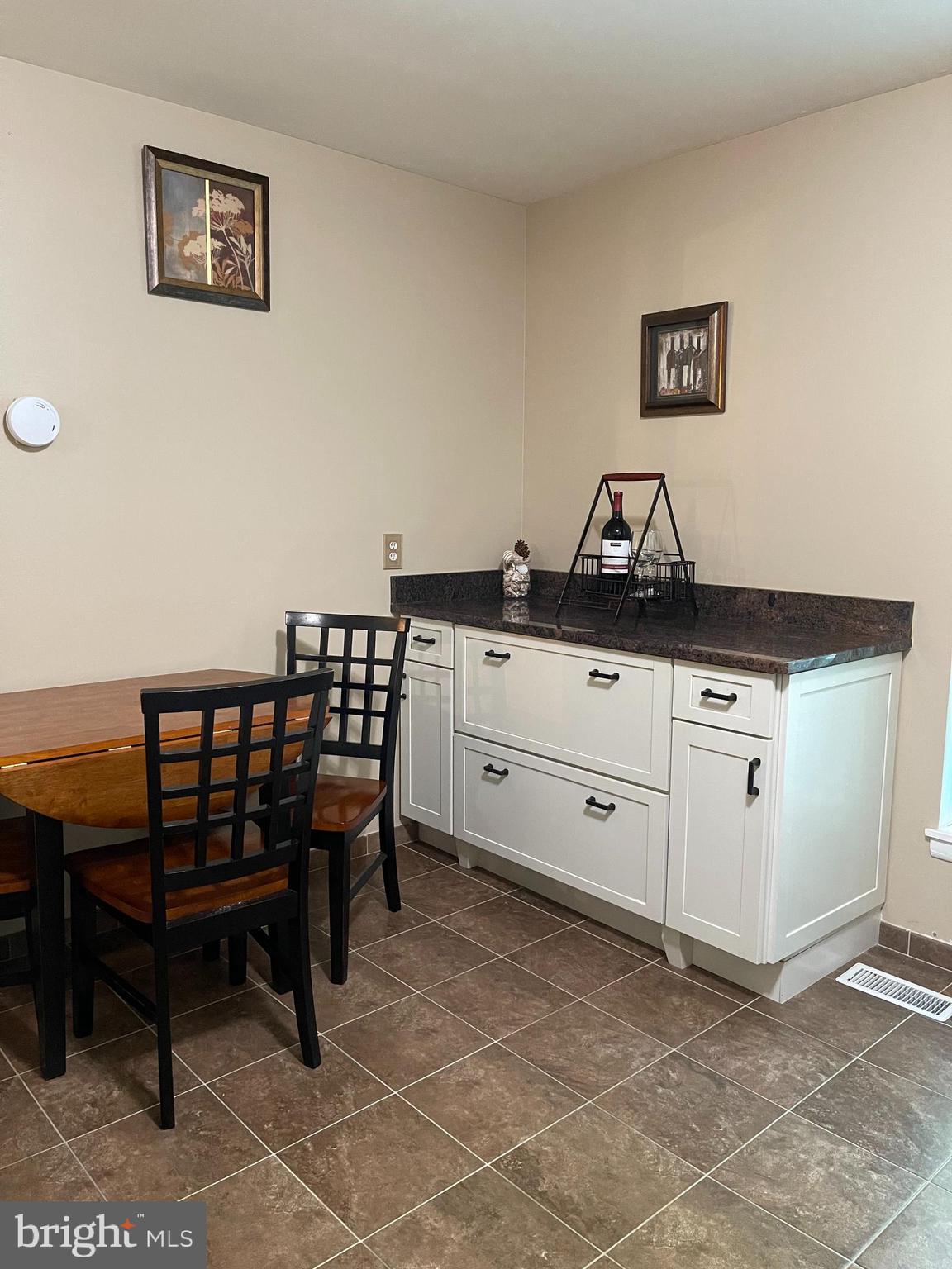 VILLAGE OF HICKORY RIDGE - Residential