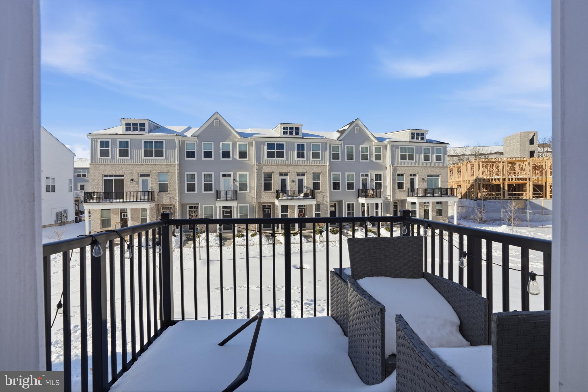 STEELPOINTE - Residential