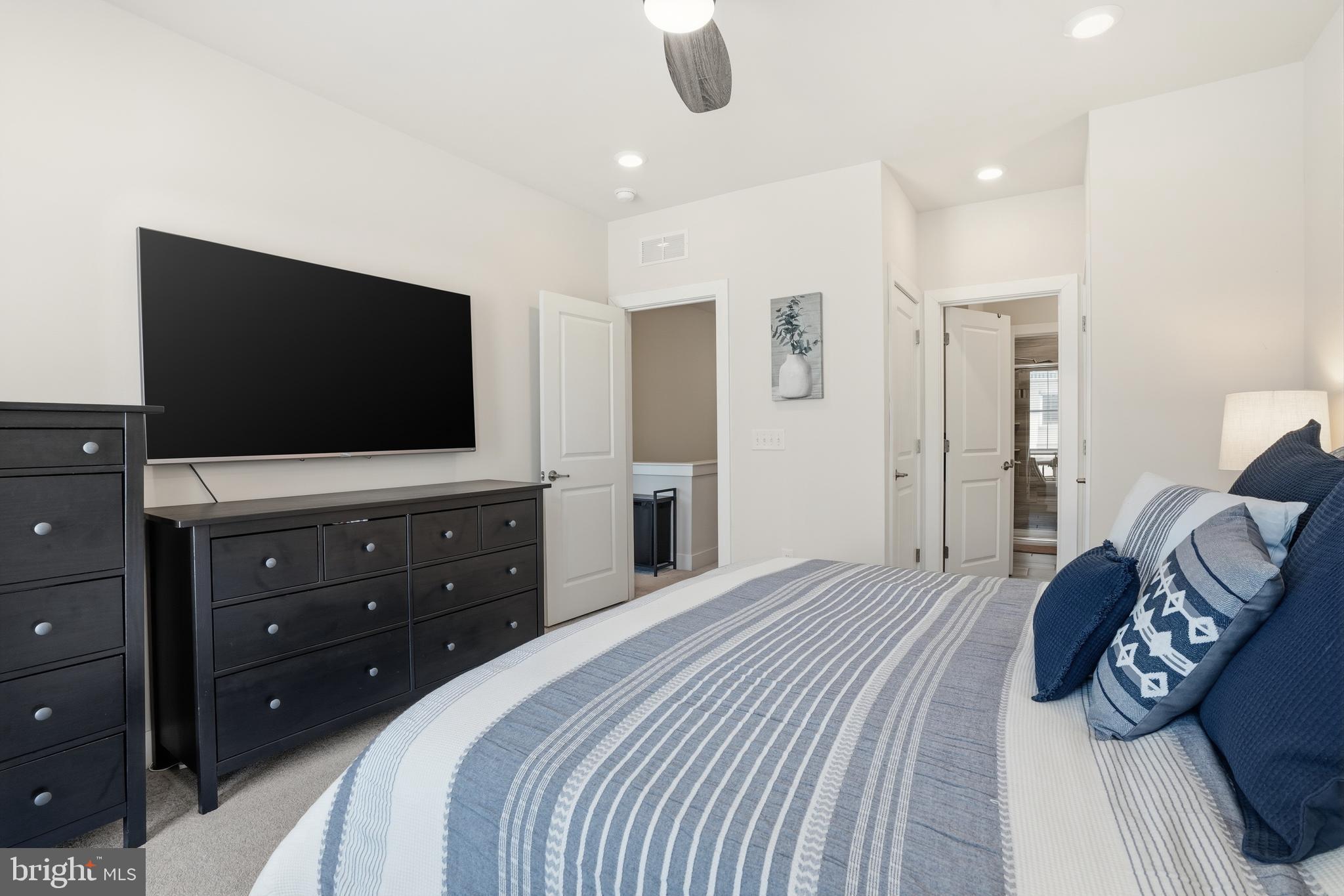 STEELPOINTE - Residential