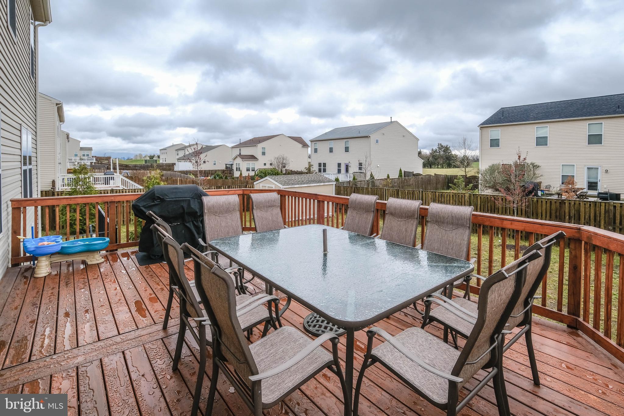 MEADOWS EDGE - Residential