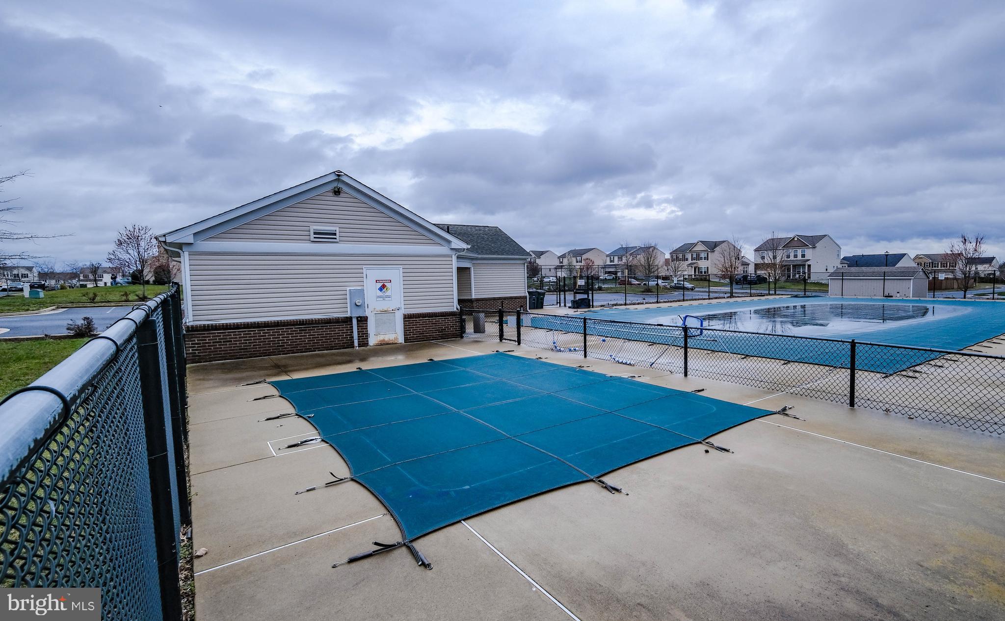 MEADOWS EDGE - Residential