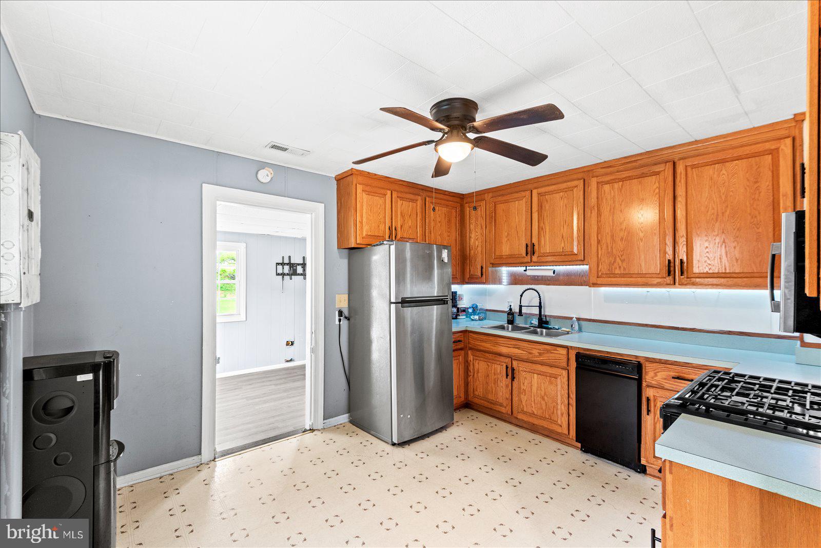PELHAM MANOR - Residential
