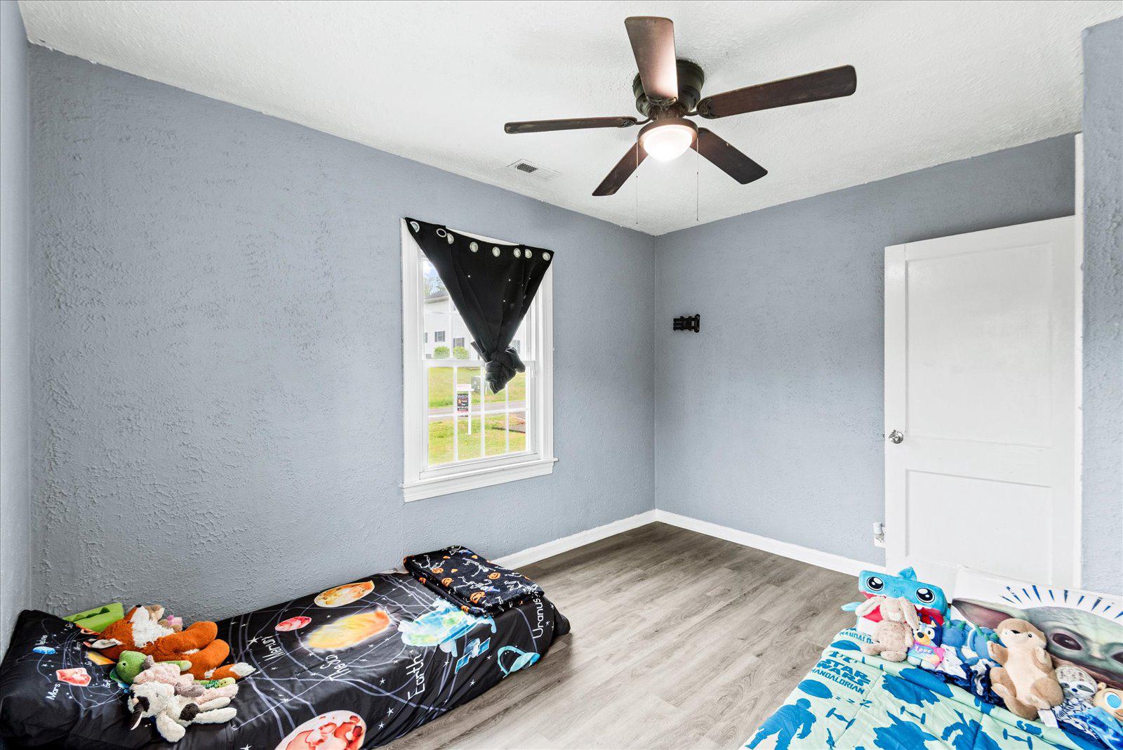 PELHAM MANOR - Residential