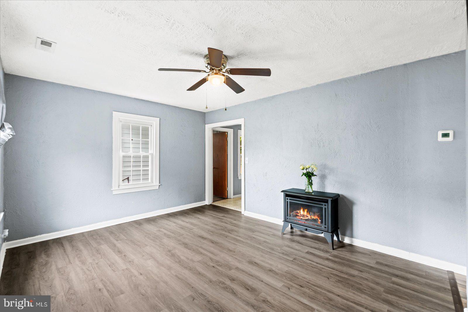 PELHAM MANOR - Residential