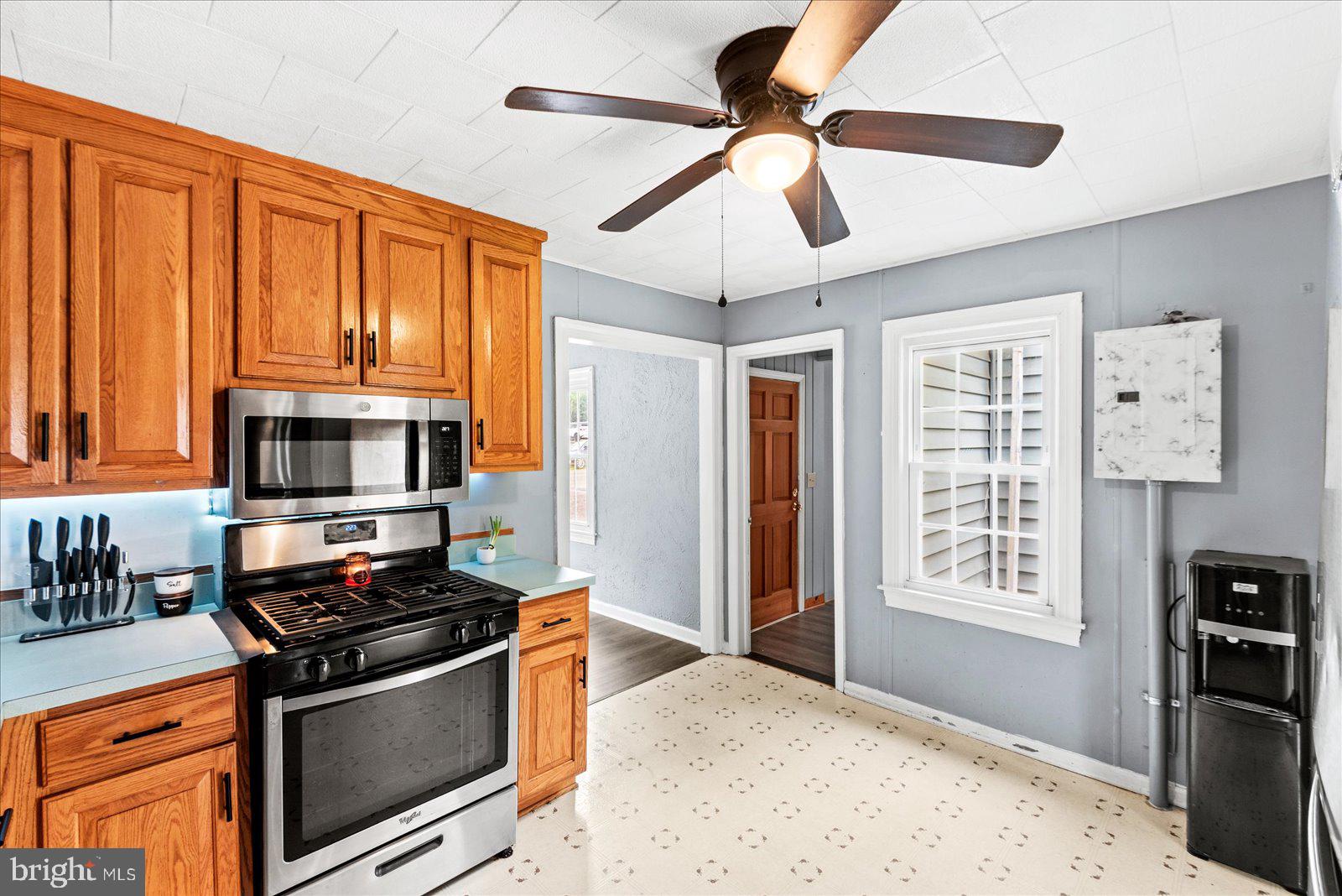 PELHAM MANOR - Residential