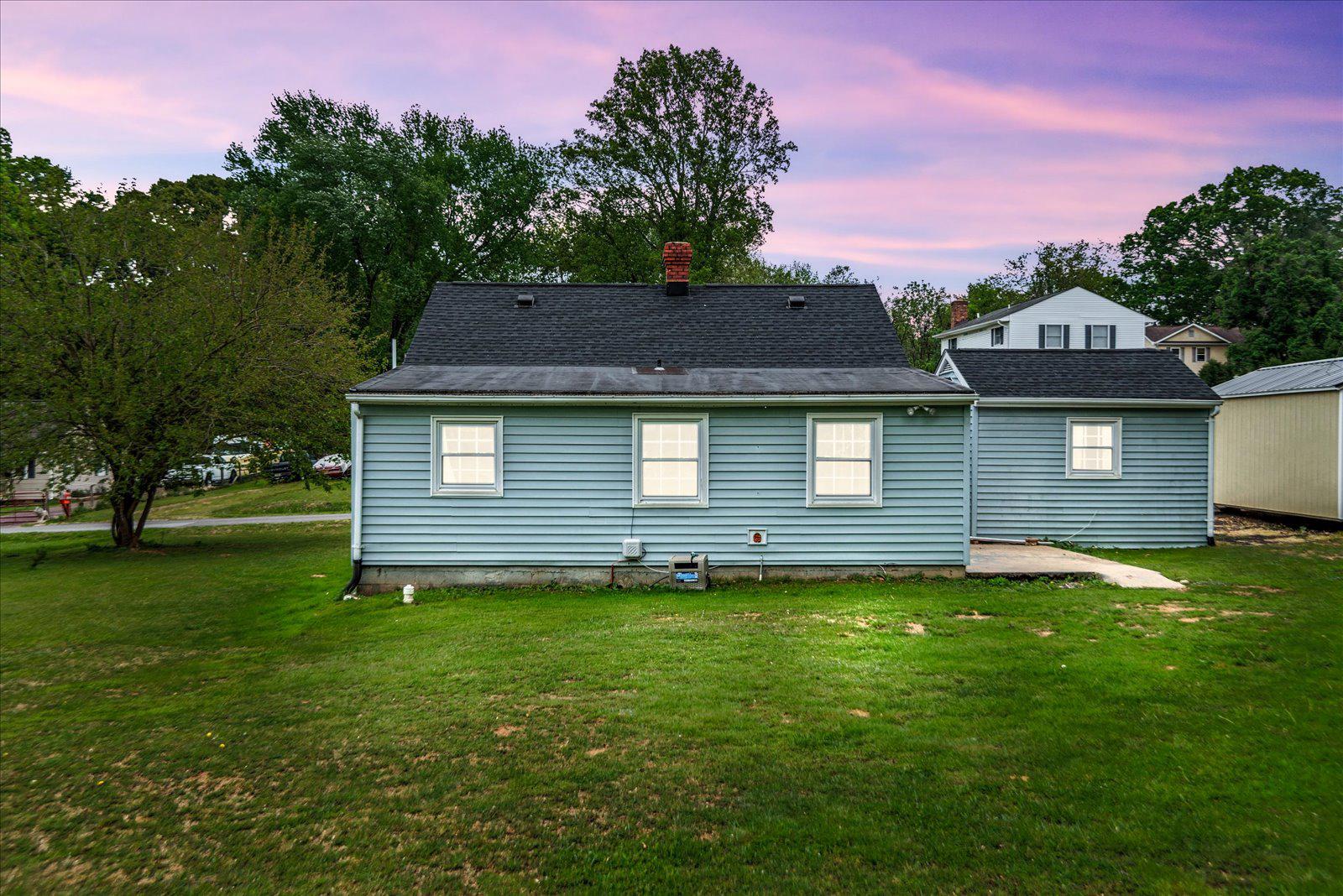 PELHAM MANOR - Residential