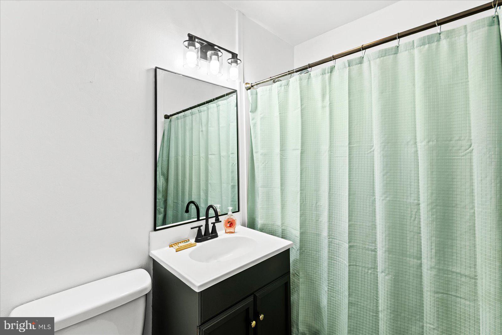 PELHAM MANOR - Residential