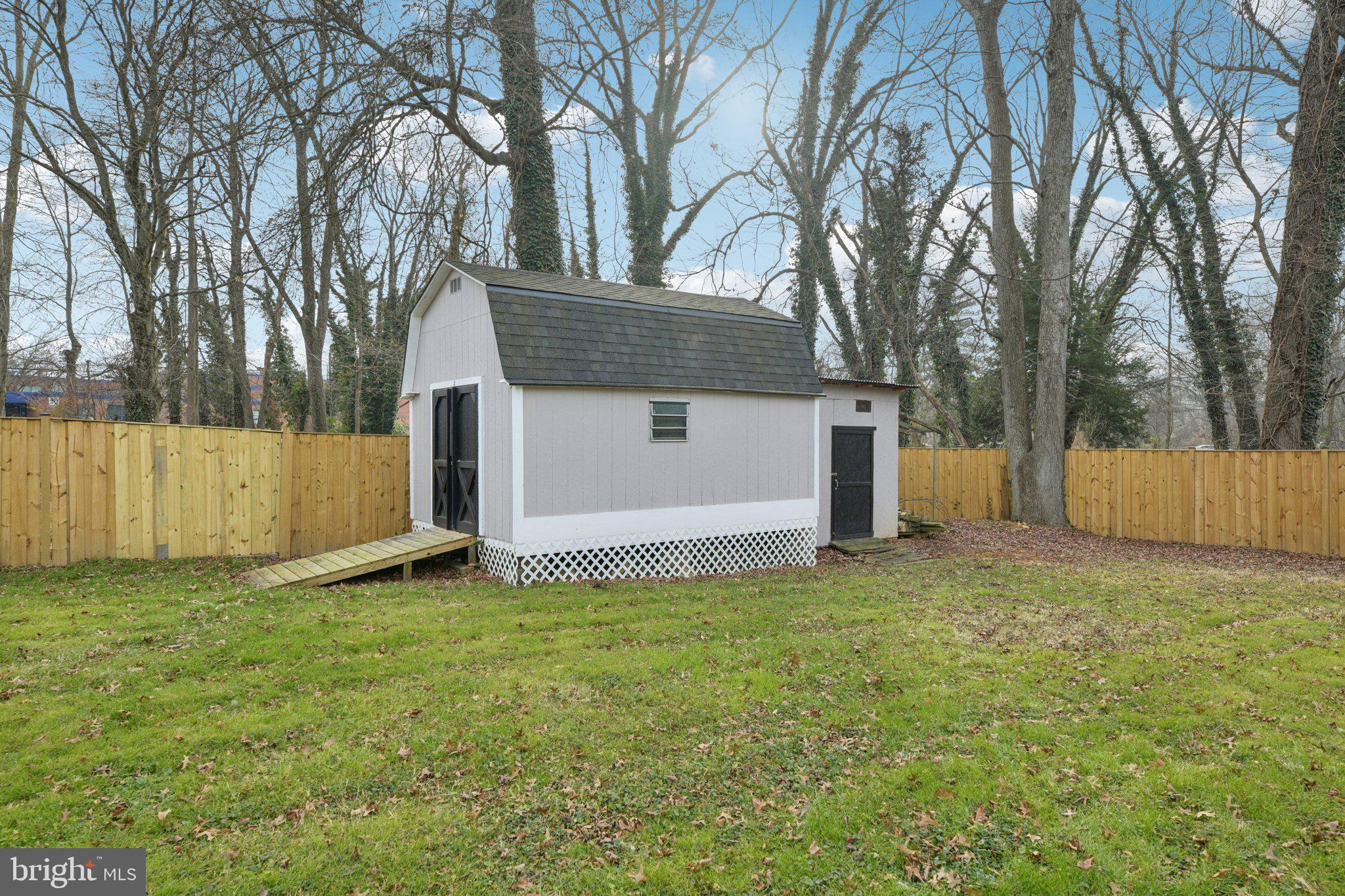 ENGLESIDE VILLAGE - Residential