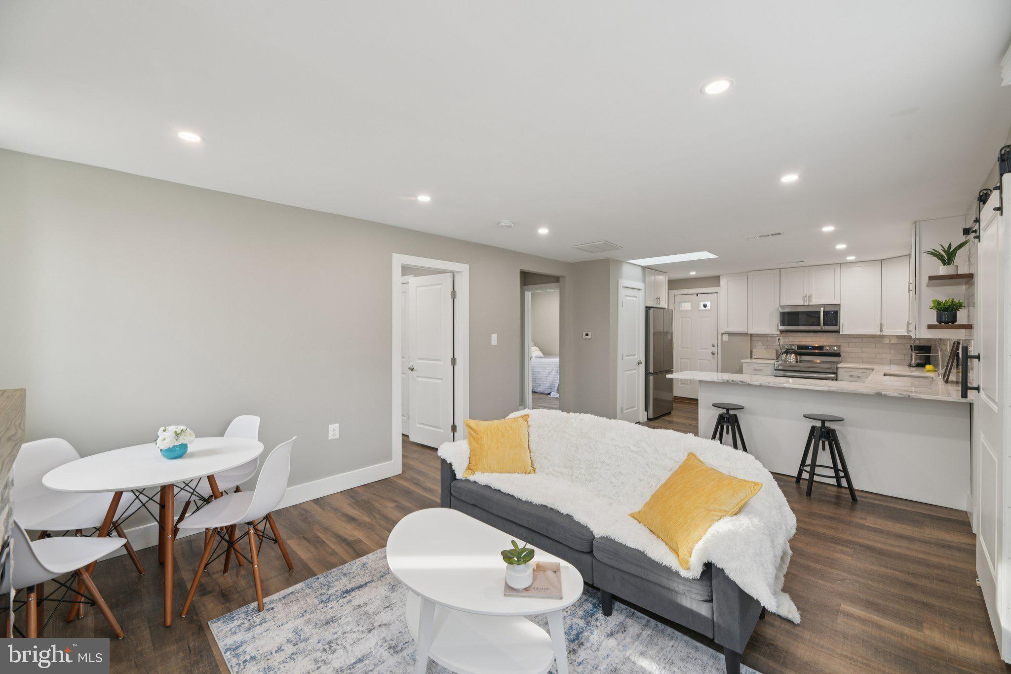 ENGLESIDE VILLAGE - Residential