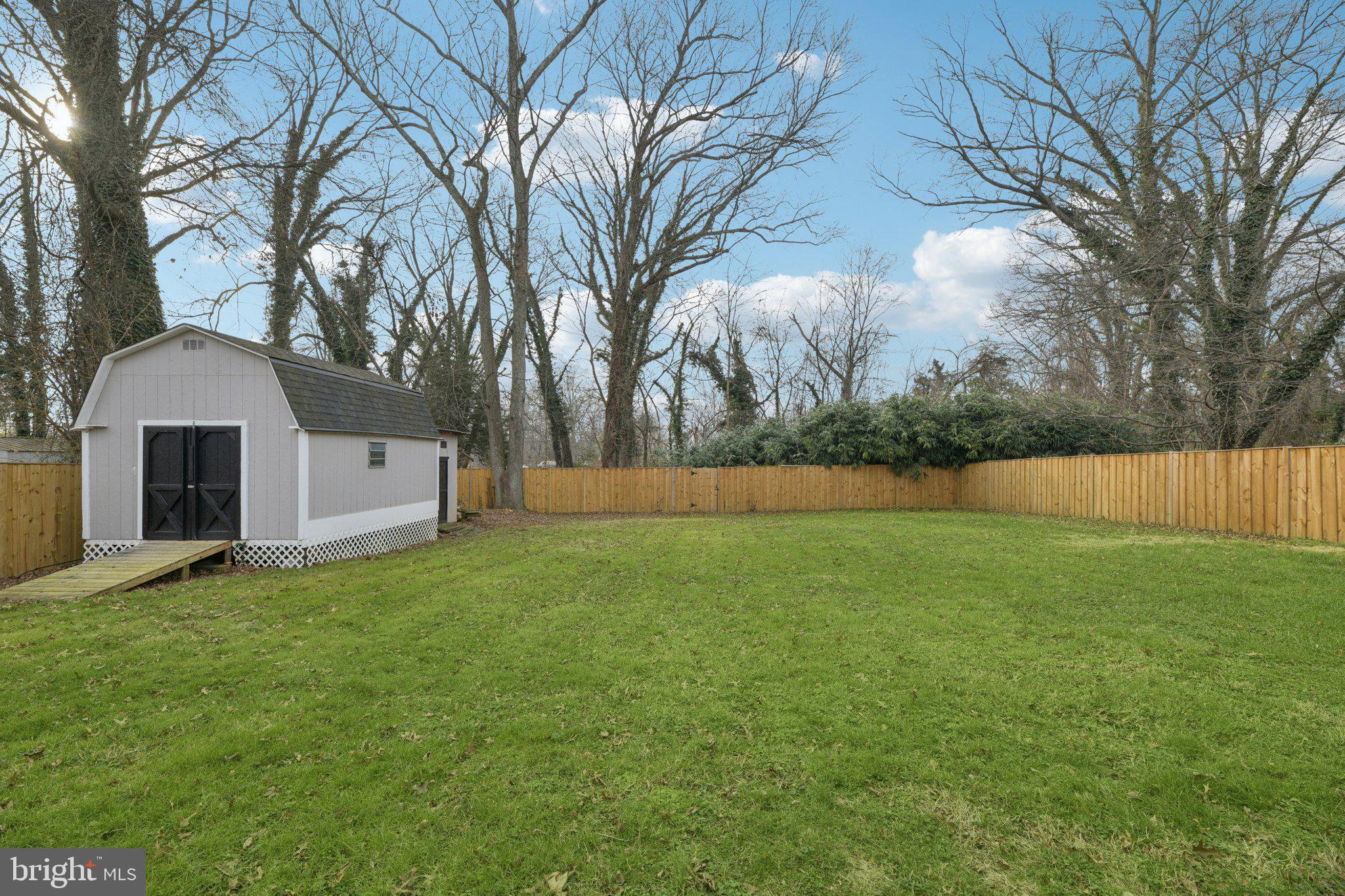 ENGLESIDE VILLAGE - Residential