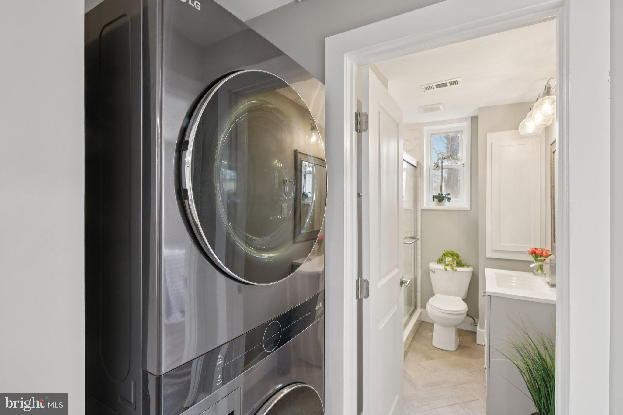 ENGLESIDE VILLAGE - Residential