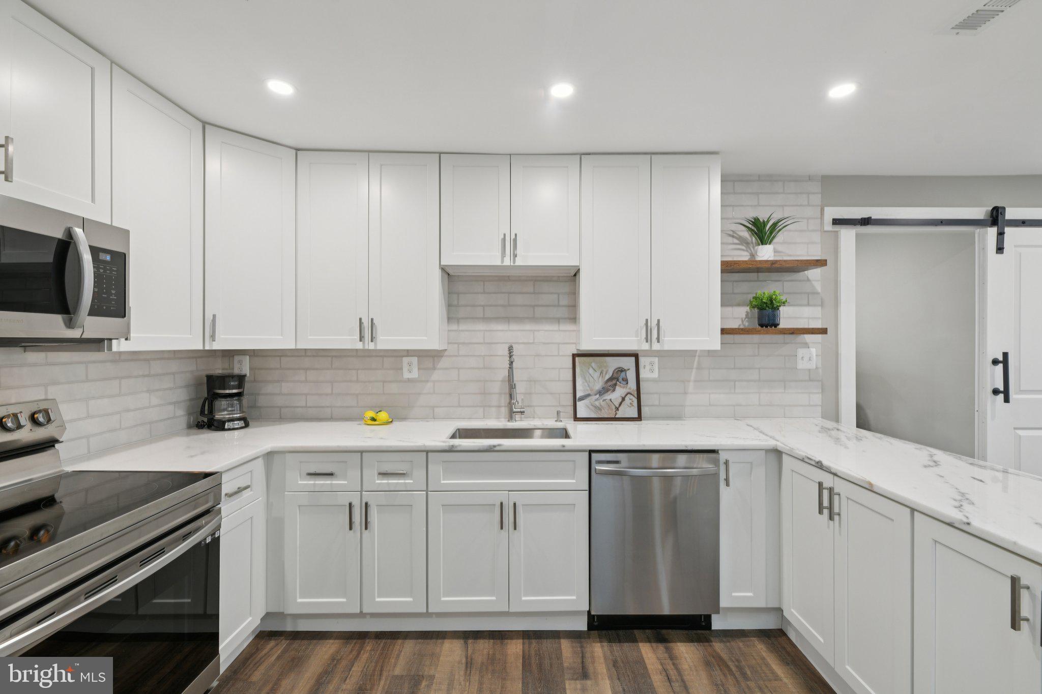 ENGLESIDE VILLAGE - Residential