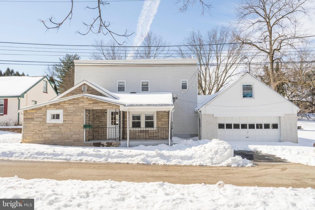 Photo of 329 Hillcrest Avenue, CONSHOHOCKEN, PA 19428 (MLS # PAMC2167444)