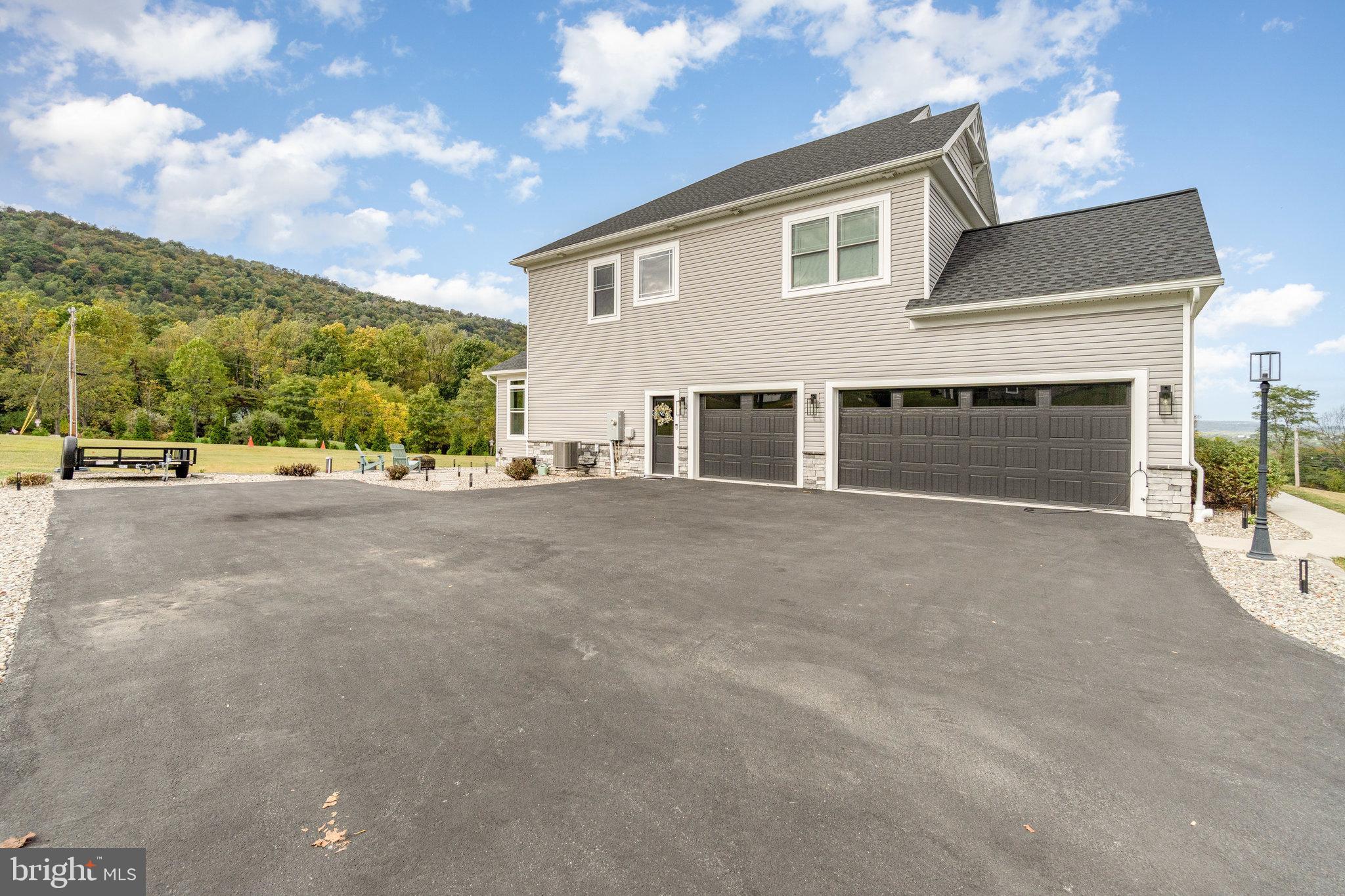 JACK'S MOUNTAIN - Residential