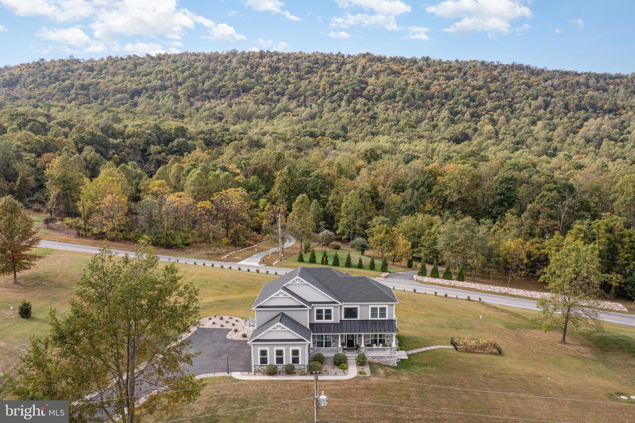 JACK'S MOUNTAIN - Residential