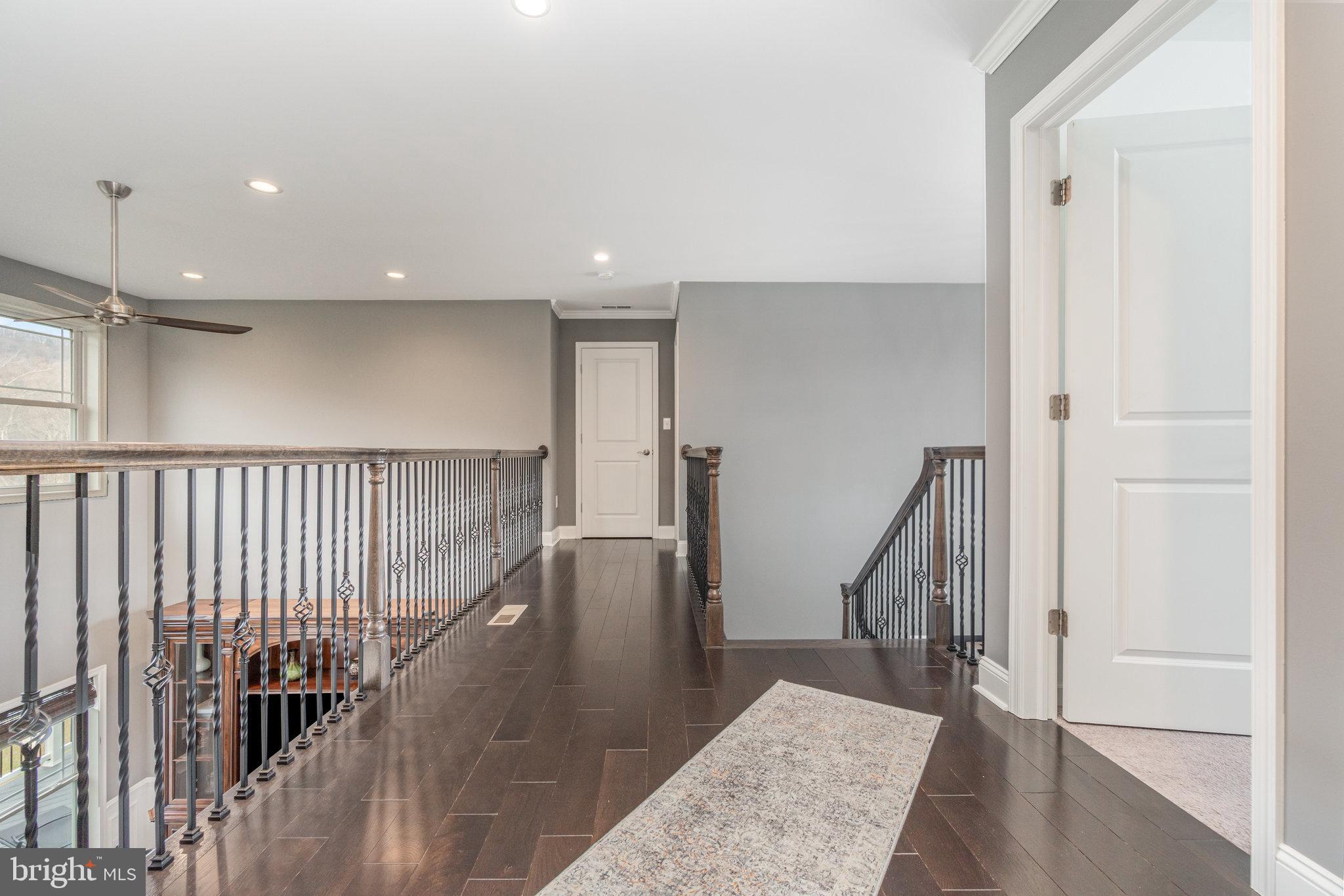 JACK'S MOUNTAIN - Residential