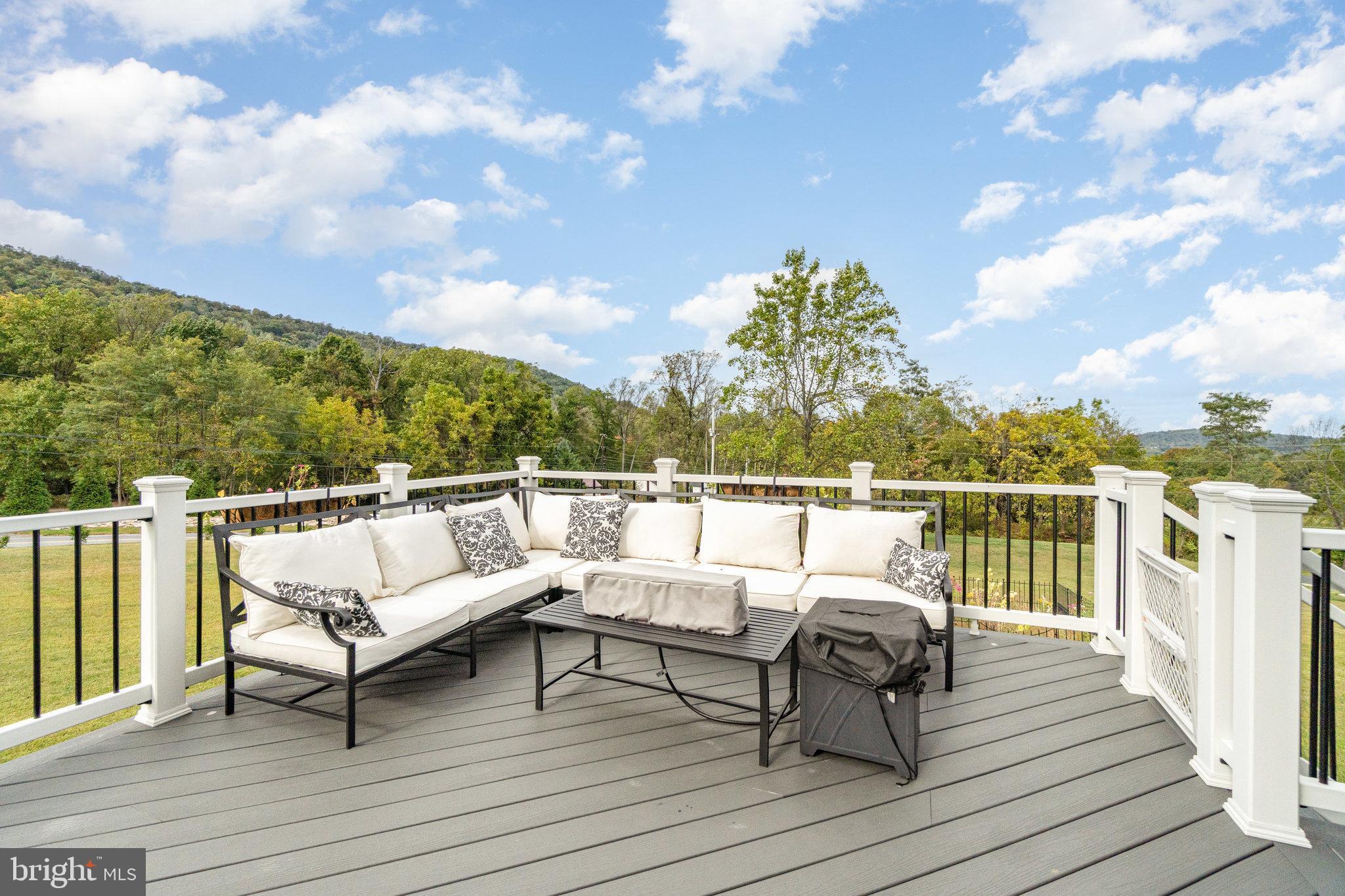 JACK'S MOUNTAIN - Residential