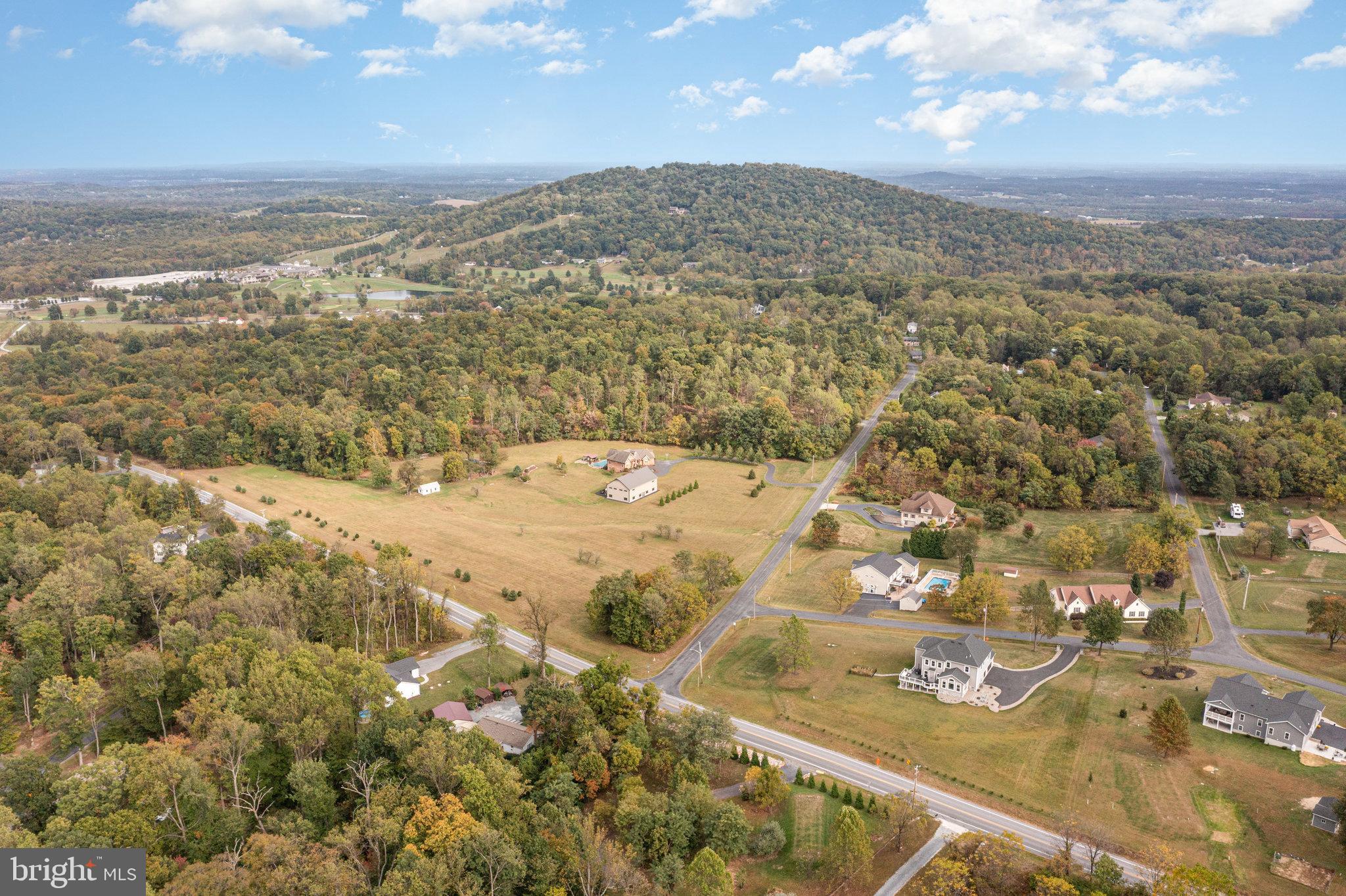 JACK'S MOUNTAIN - Residential