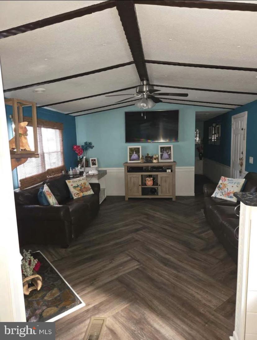 FOXWOOD VILLAGE - Residential