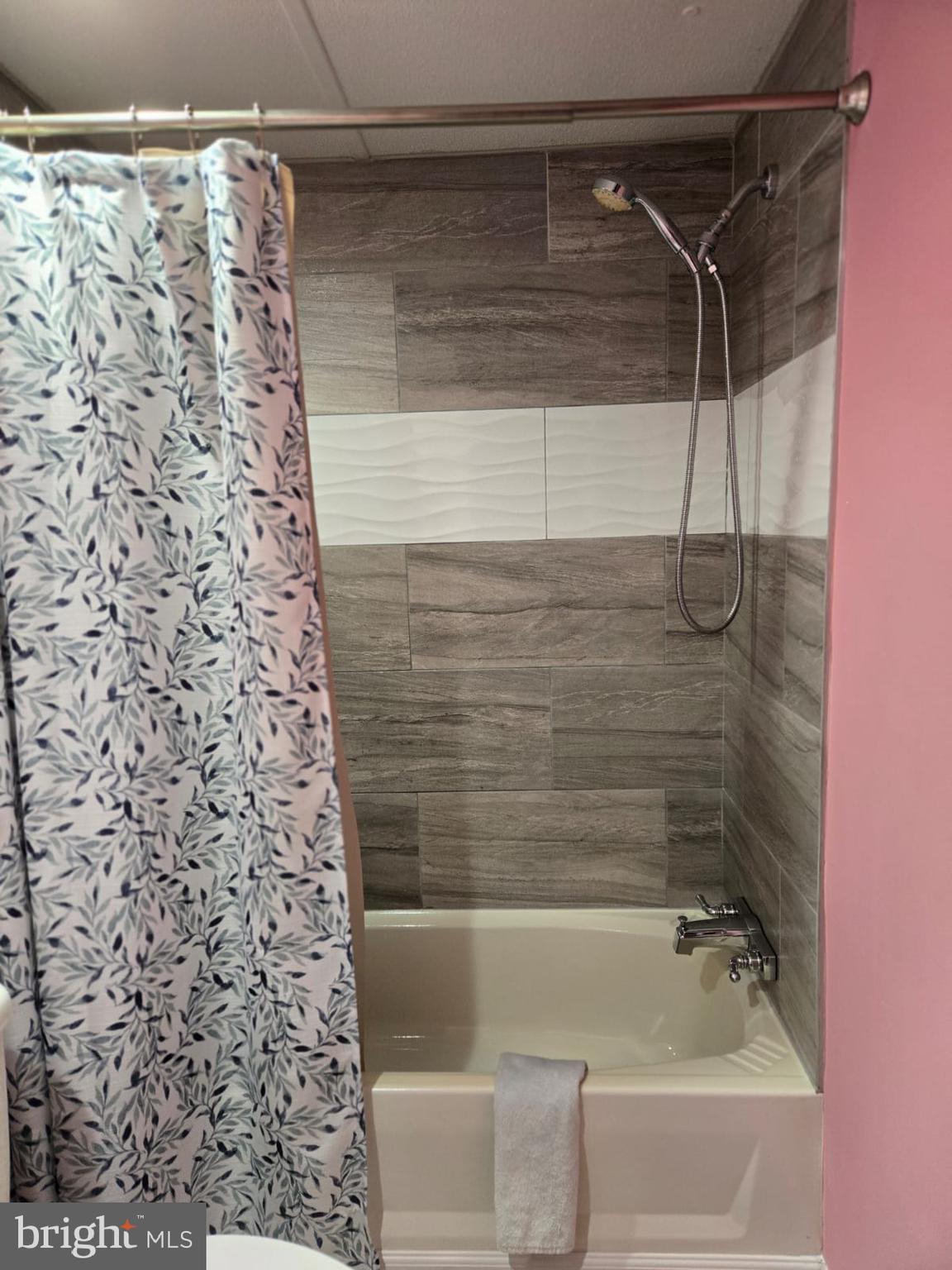 FOXWOOD VILLAGE - Residential