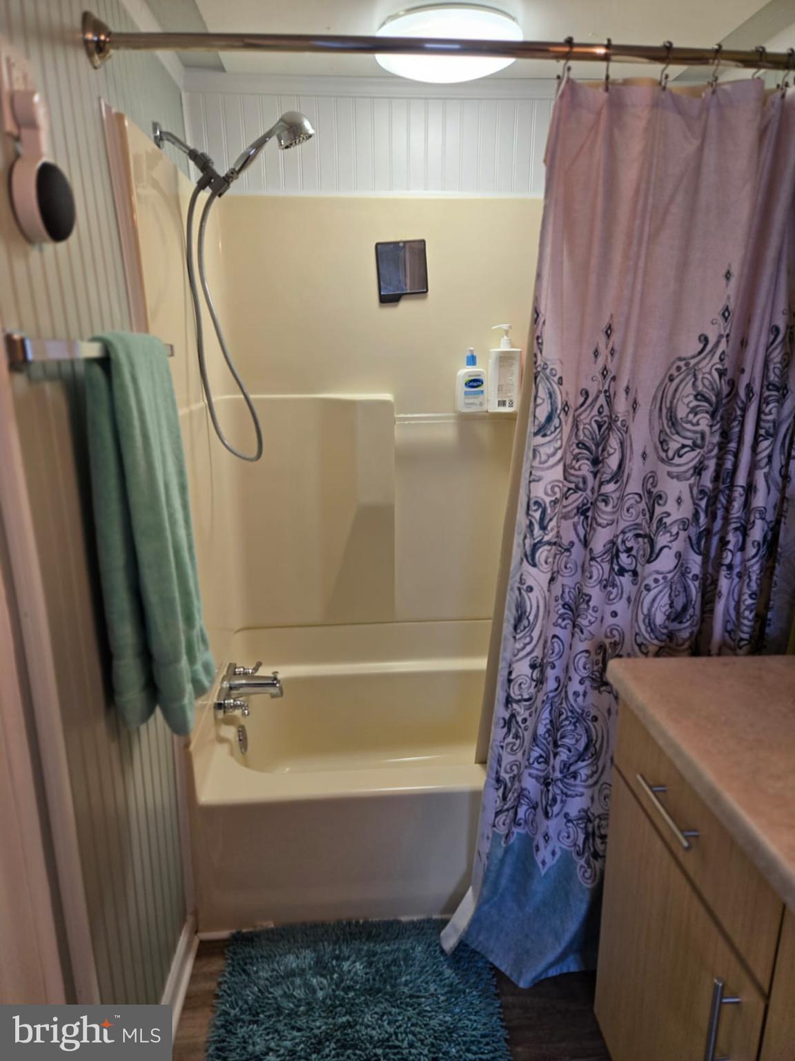 FOXWOOD VILLAGE - Residential