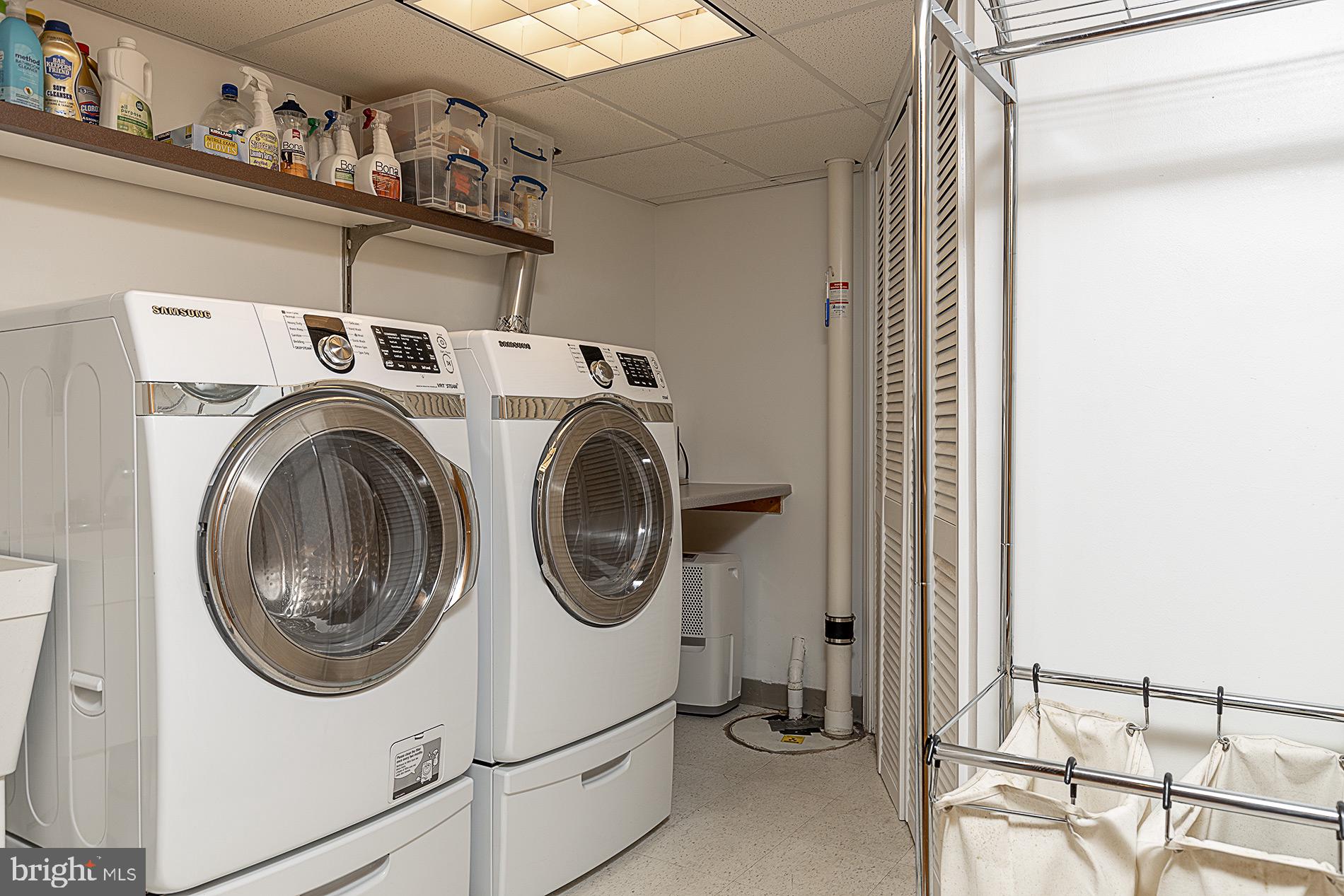 LIFESTYLE AT SULLY STATION - Residential