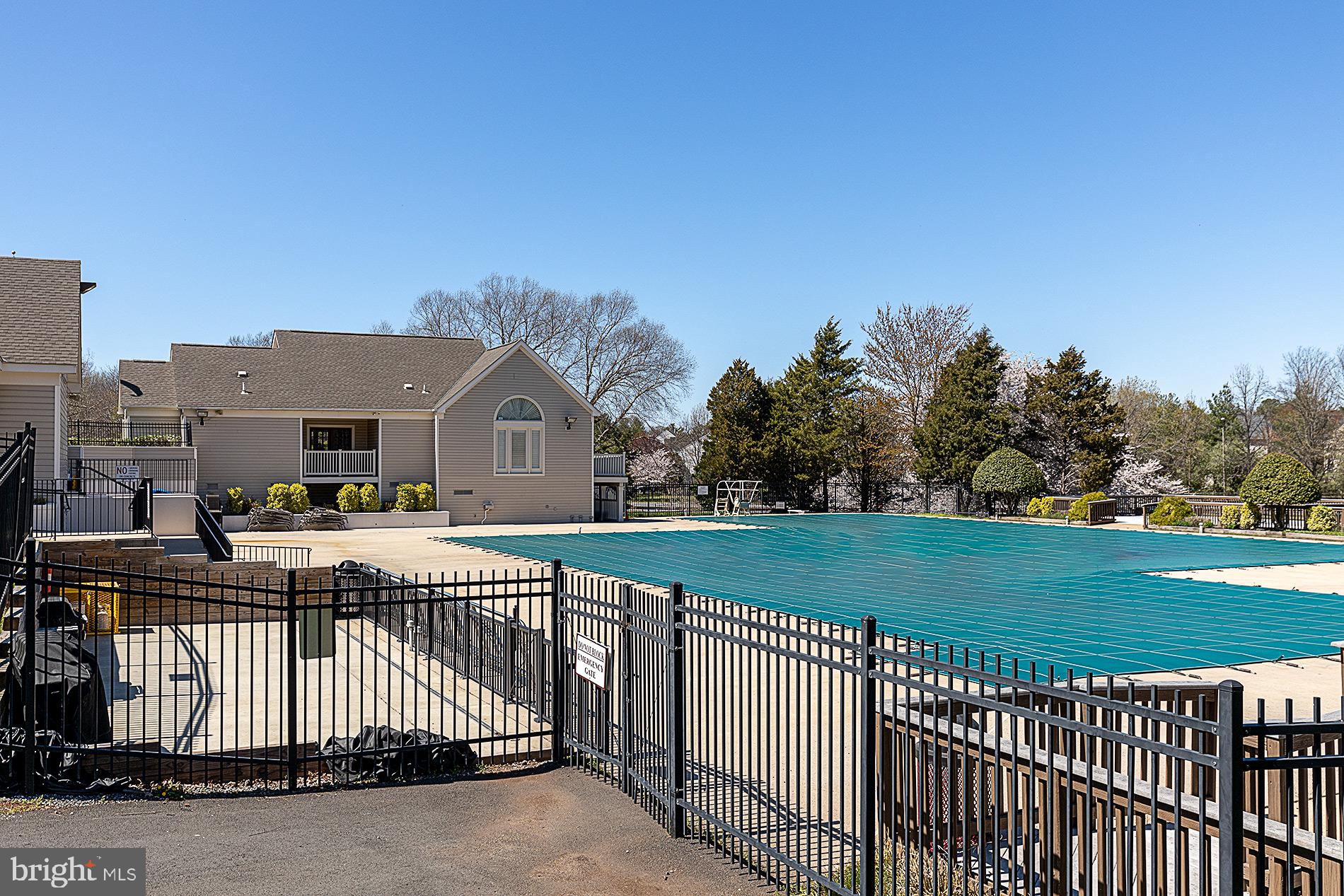 LIFESTYLE AT SULLY STATION - Residential