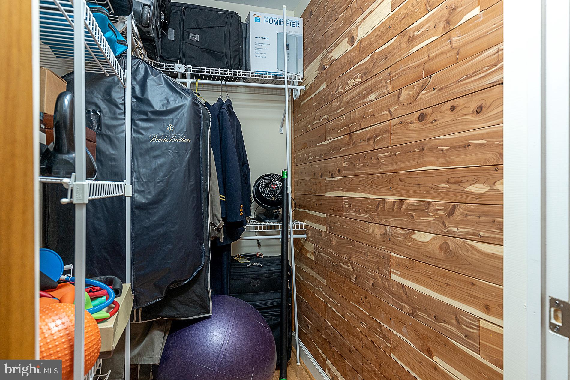 LIFESTYLE AT SULLY STATION - Residential