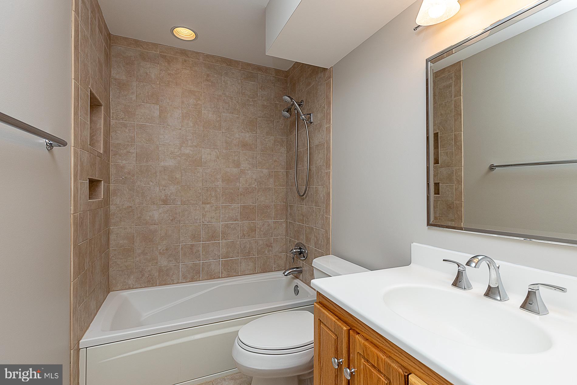 LIFESTYLE AT SULLY STATION - Residential