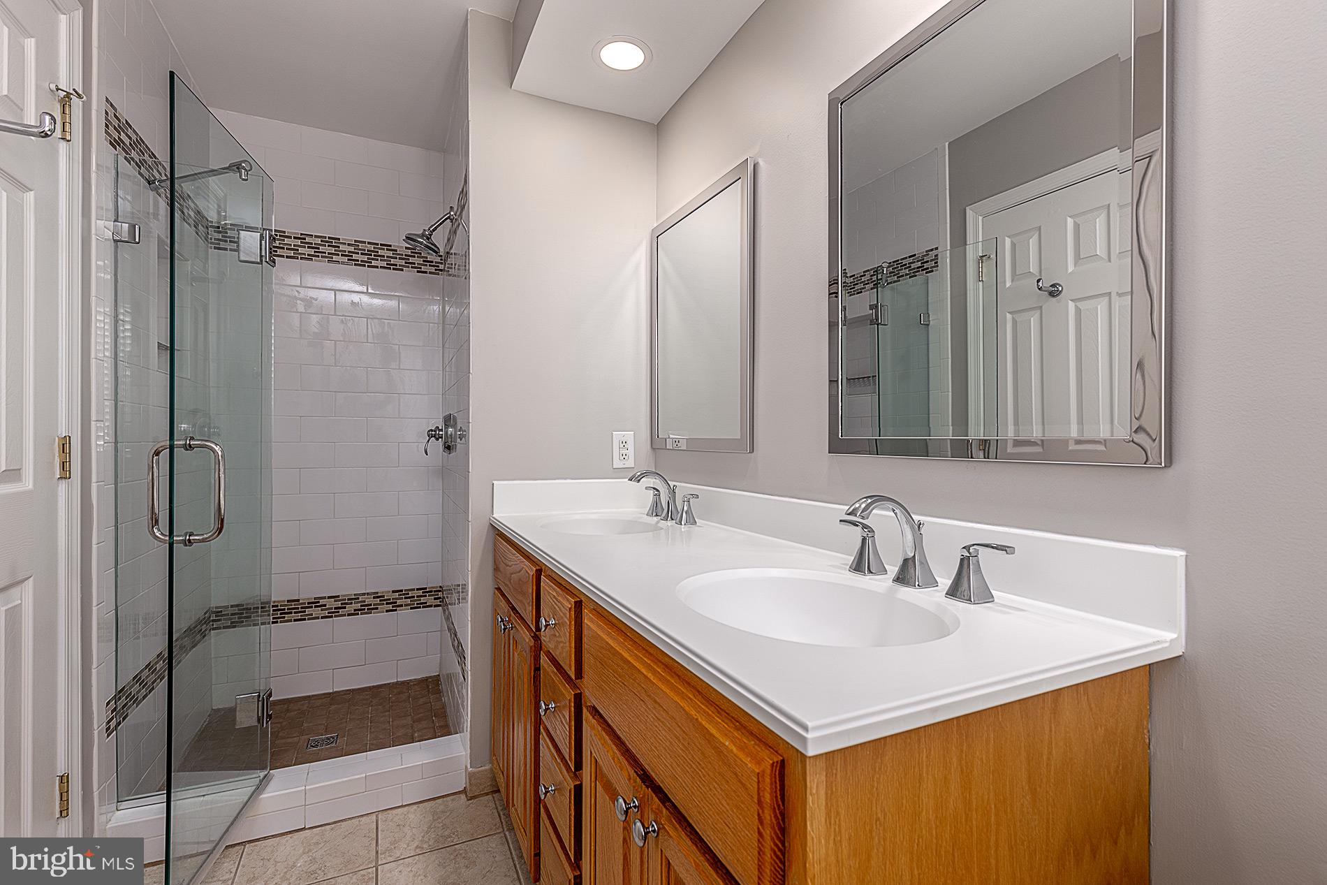 LIFESTYLE AT SULLY STATION - Residential