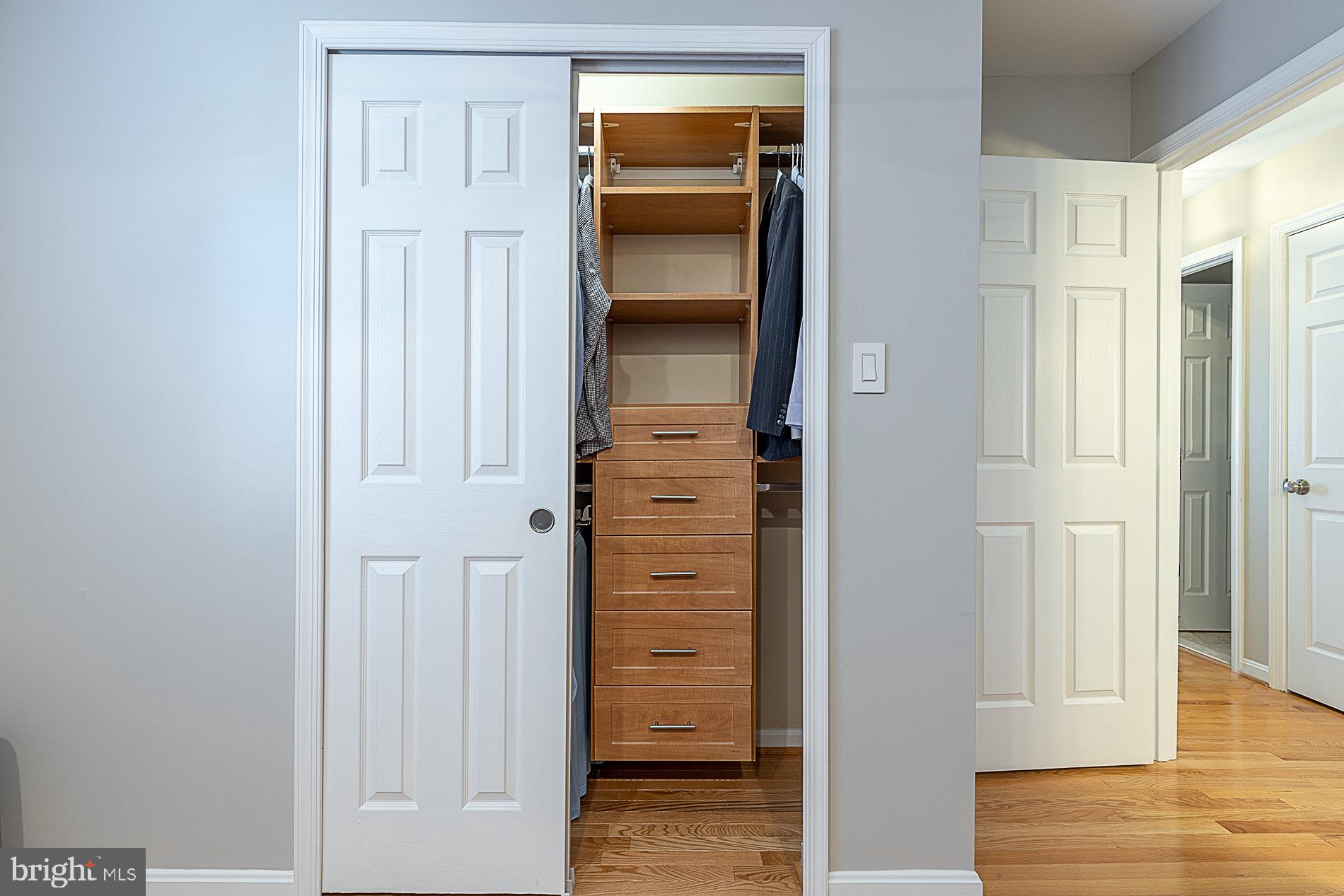 LIFESTYLE AT SULLY STATION - Residential