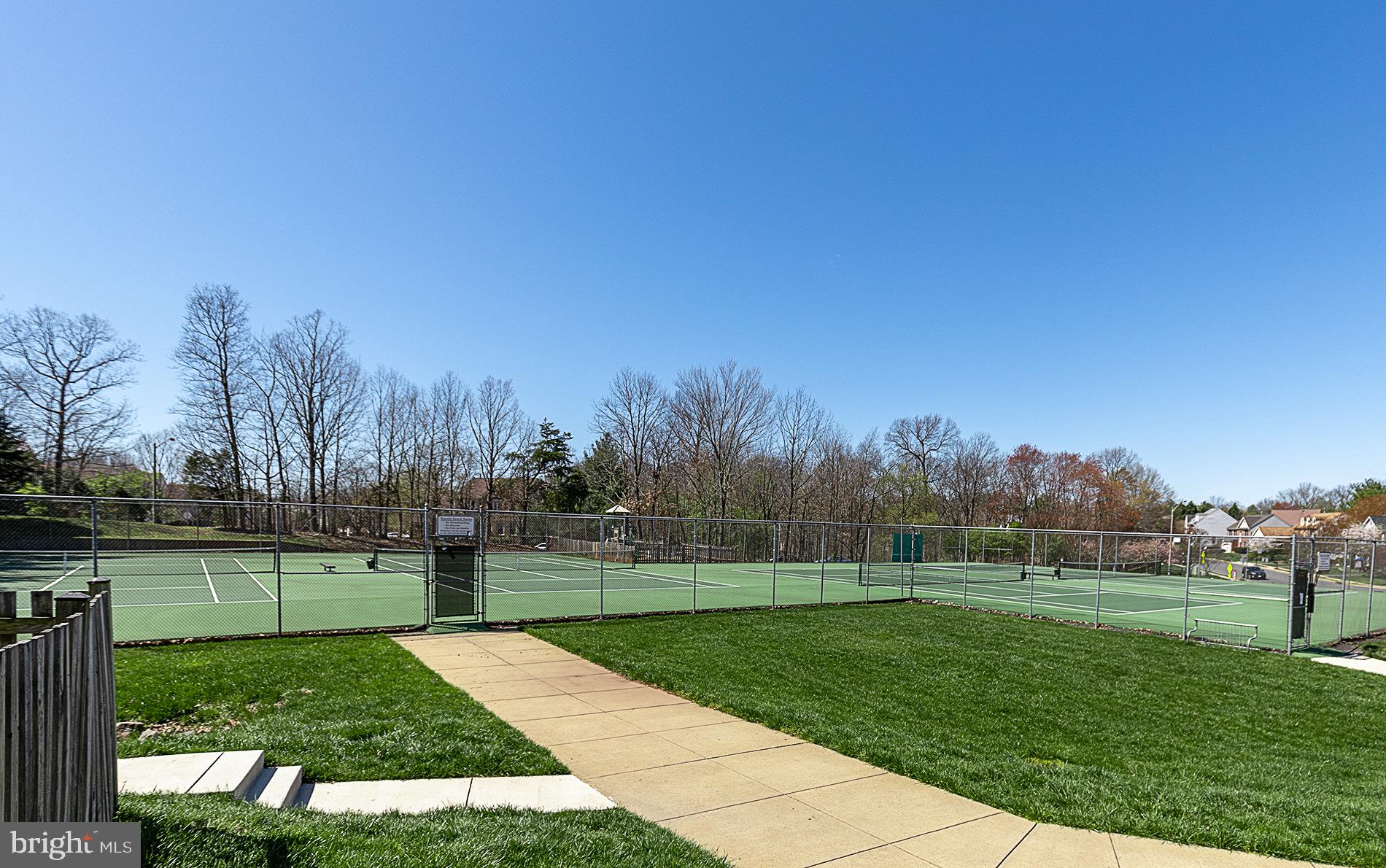 LIFESTYLE AT SULLY STATION - Residential