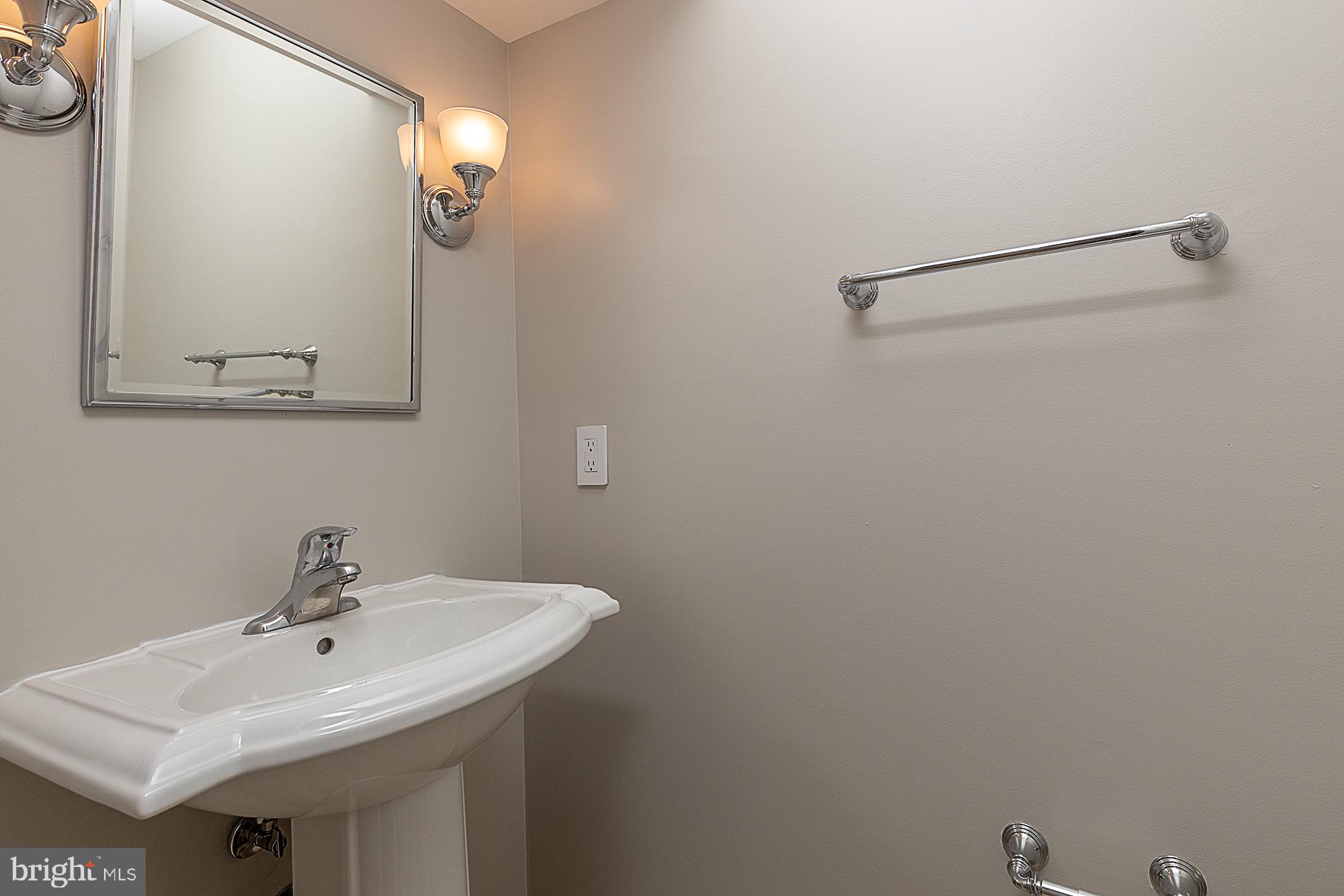 LIFESTYLE AT SULLY STATION - Residential