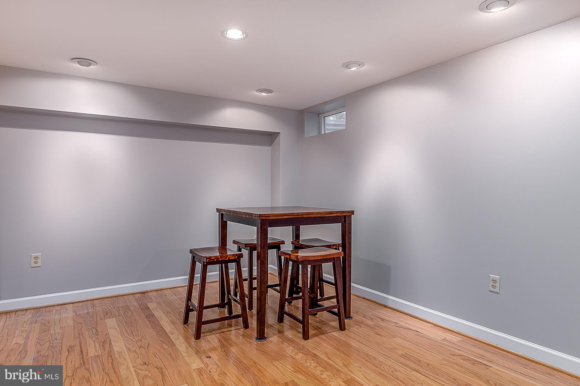 LIFESTYLE AT SULLY STATION - Residential