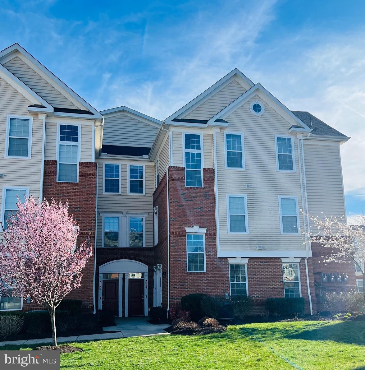 RIDGES AT LOUDOUN VALLEY - Residential Lease