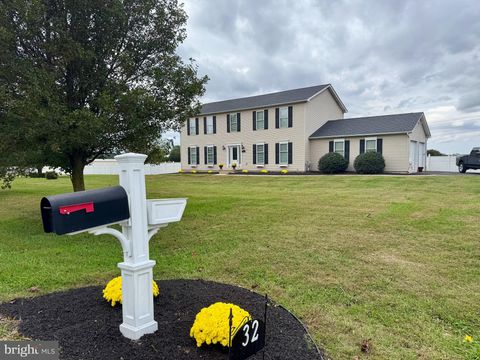 32 SOMERSET DRIVE NOTTINGHAM PA 19363