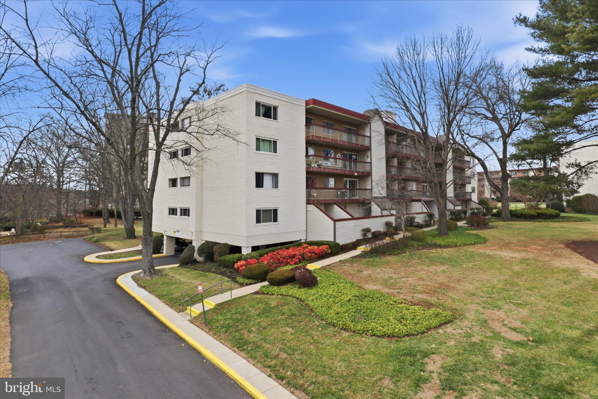 WEST SPRING - Residential