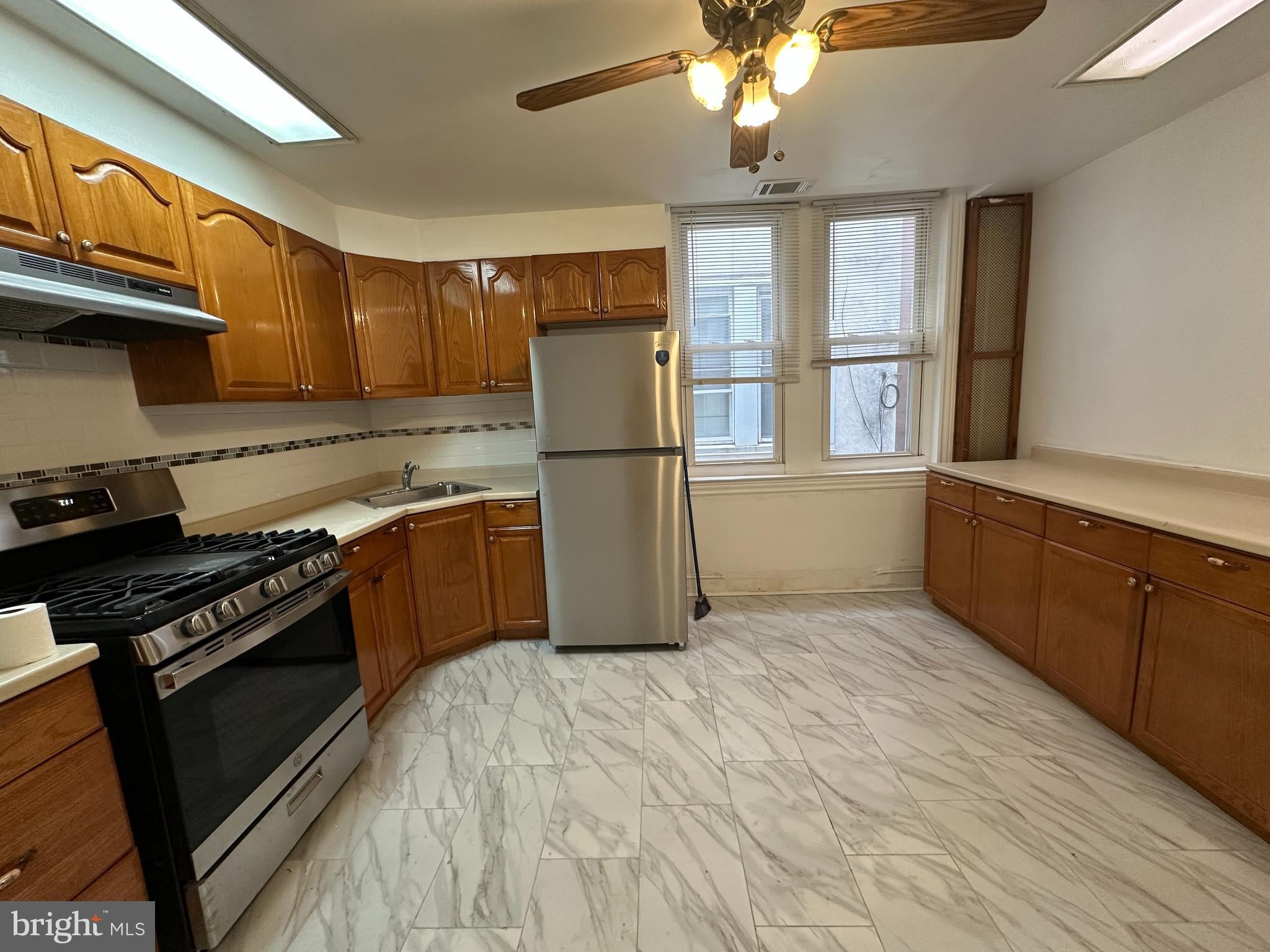 705 S 6TH STREET