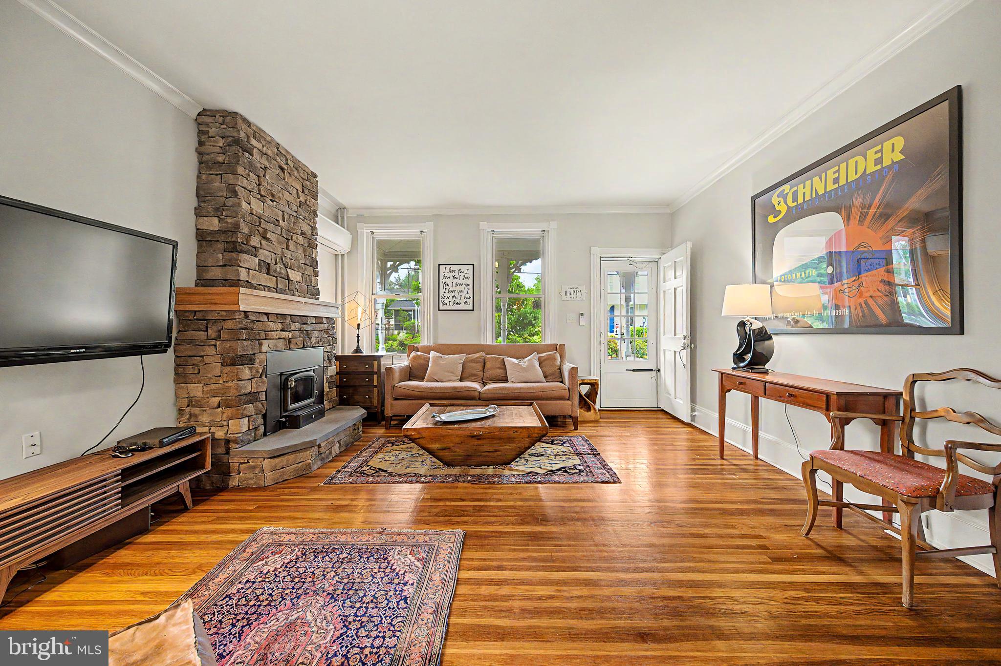2456 W 16TH STREET